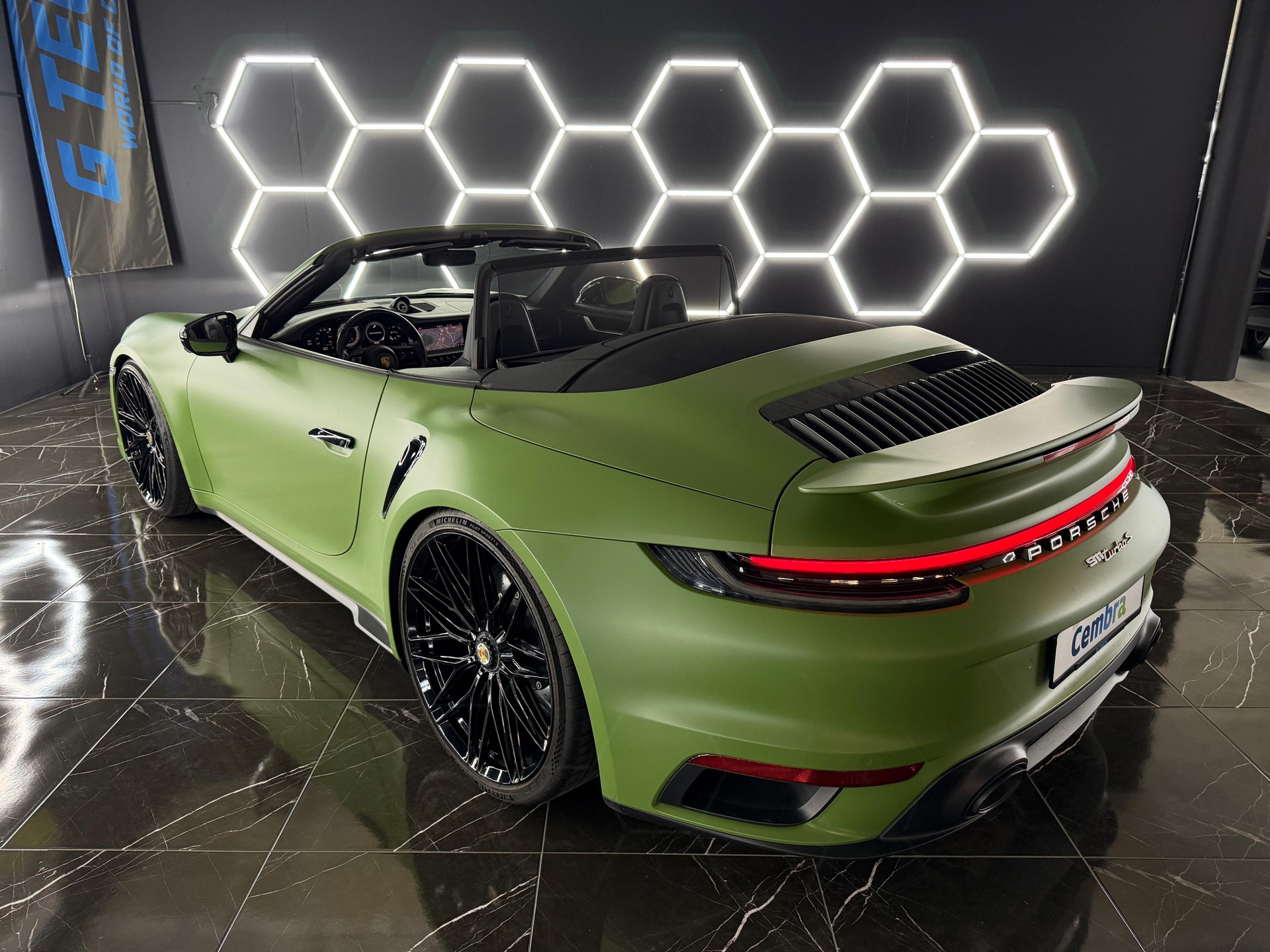 PORSCHE 911 Turbo S Cabriolet PDK-image-6