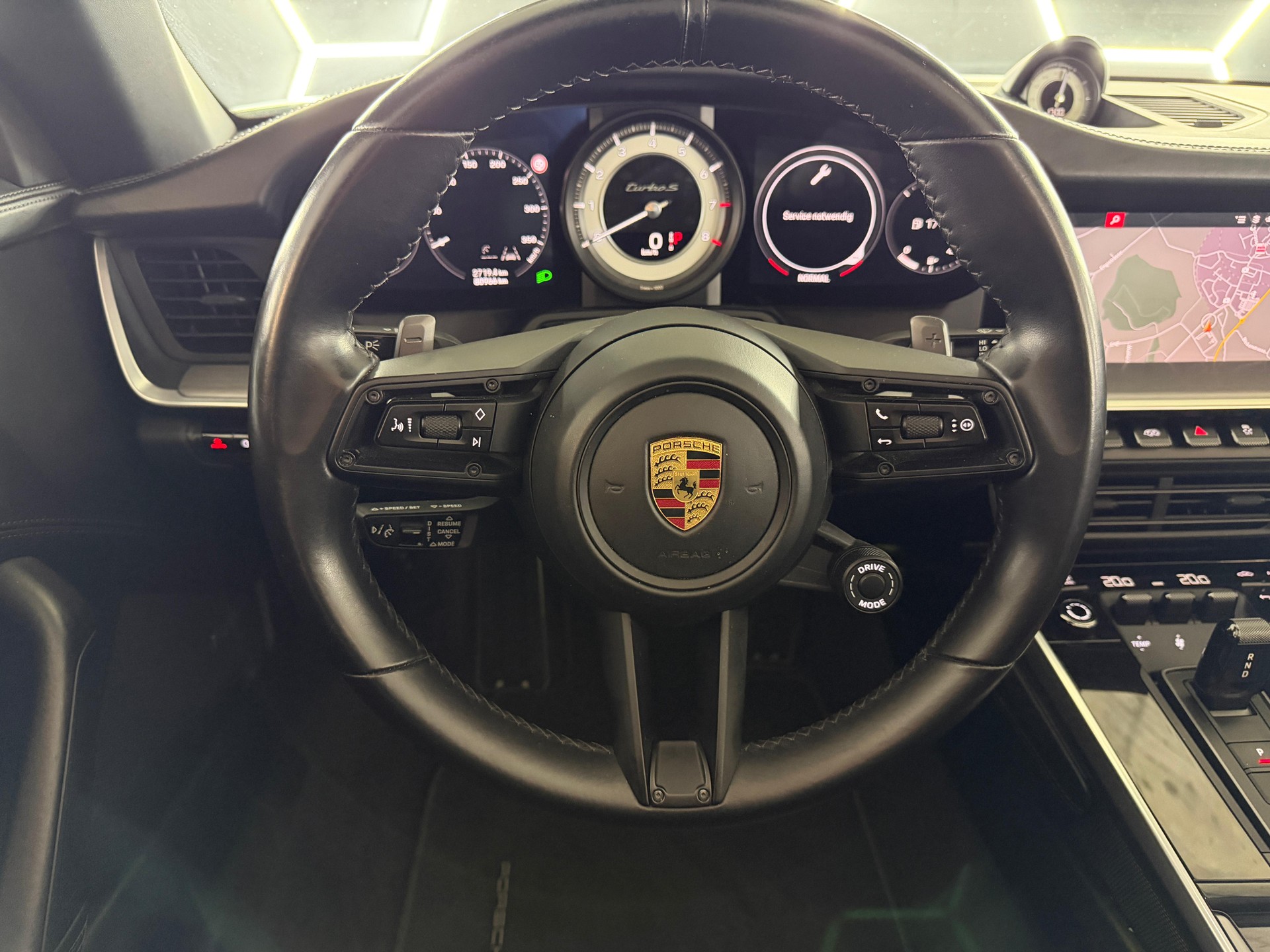 PORSCHE 911 Turbo S Cabriolet PDK-image-32