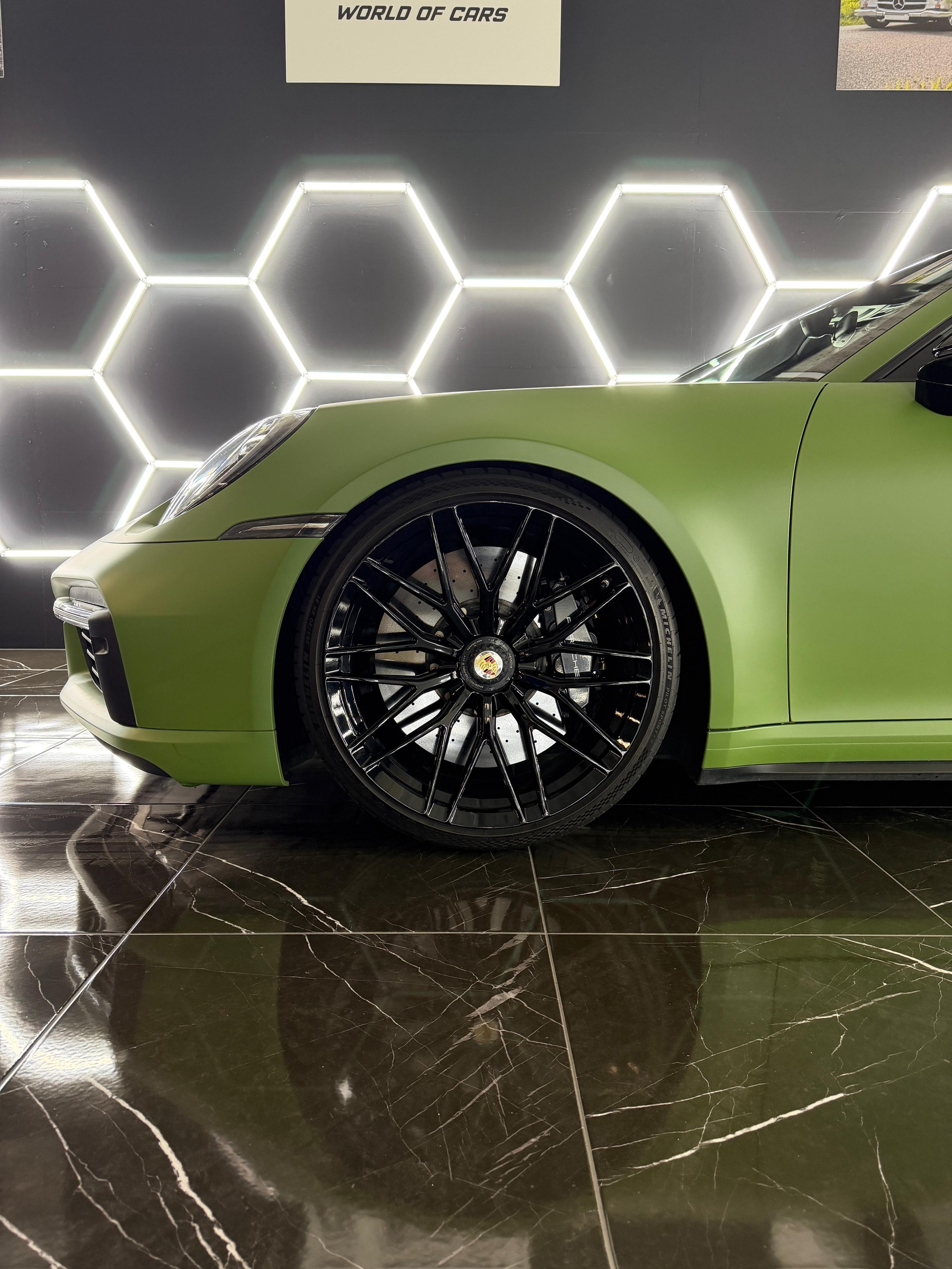 PORSCHE 911 Turbo S Cabriolet PDK-image-16