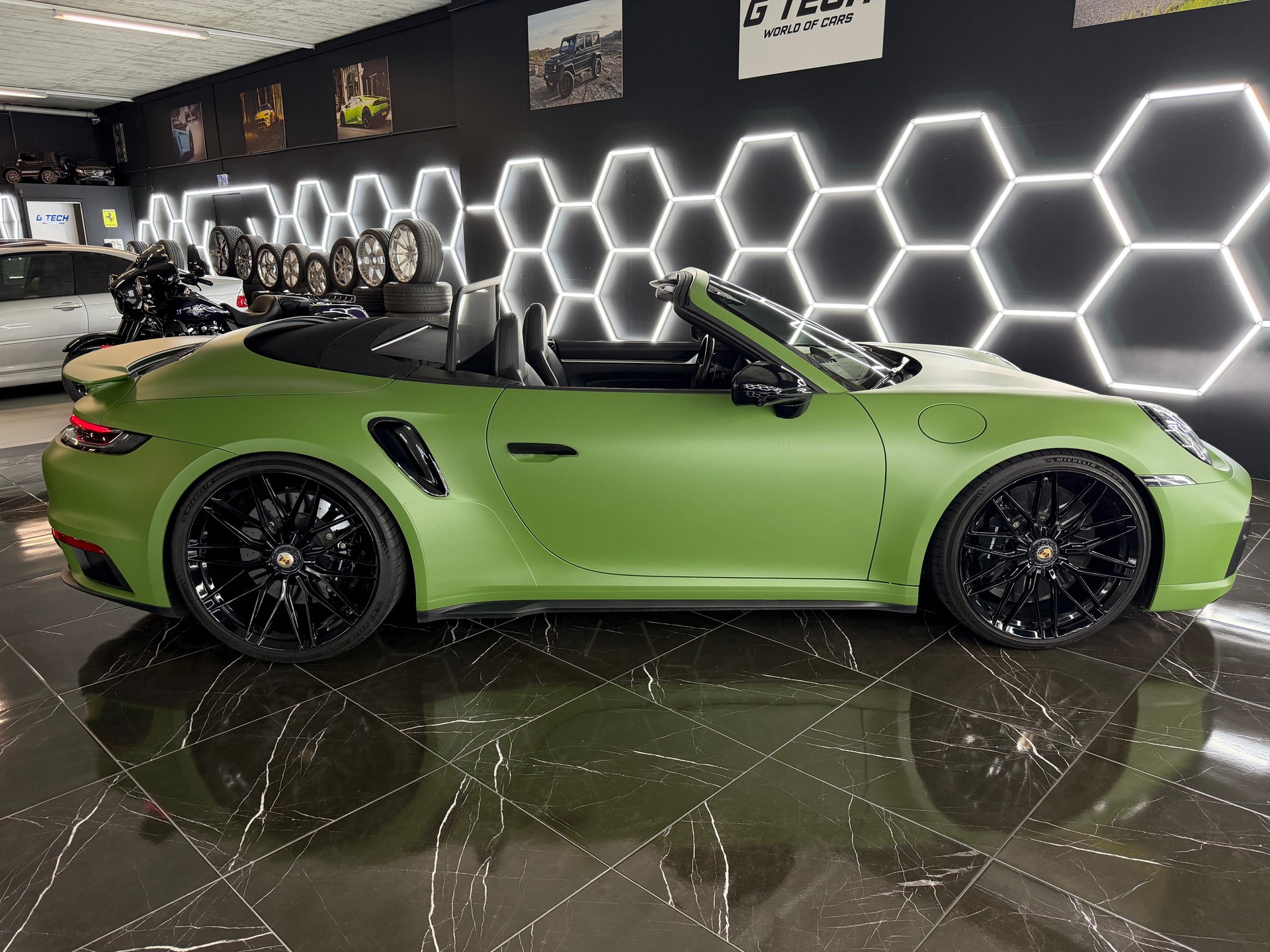 PORSCHE 911 Turbo S Cabriolet PDK-image-4