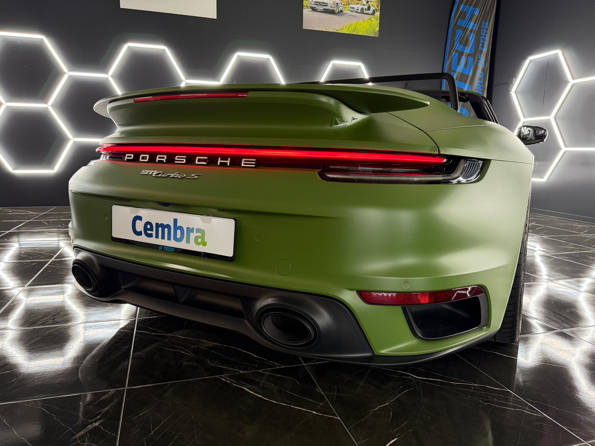 PORSCHE 911 Turbo S Cabriolet PDK-image-7