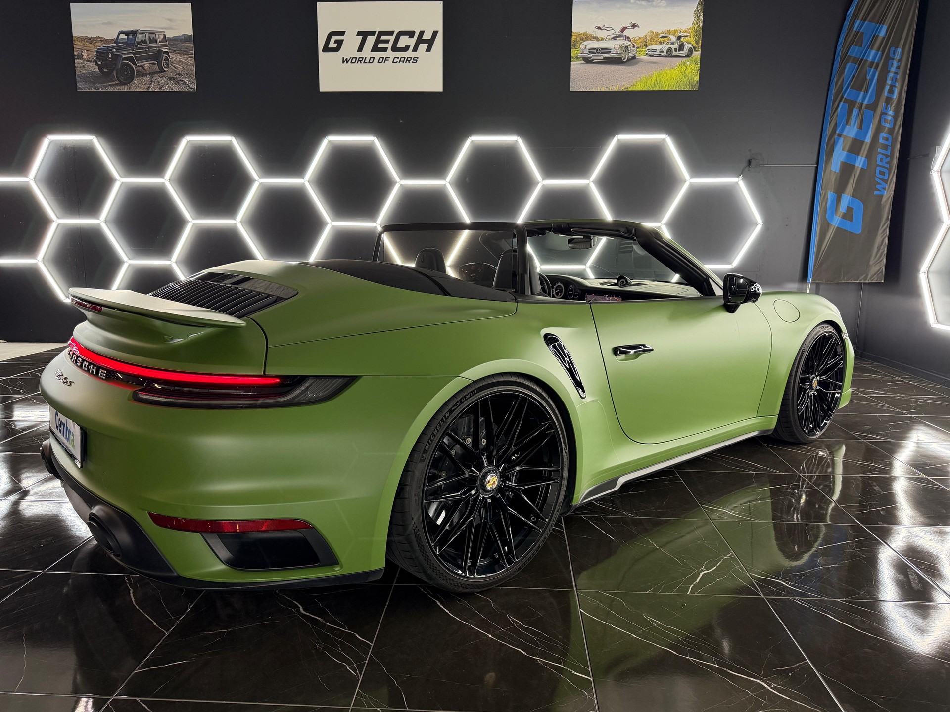 PORSCHE 911 Turbo S Cabriolet PDK-image-3