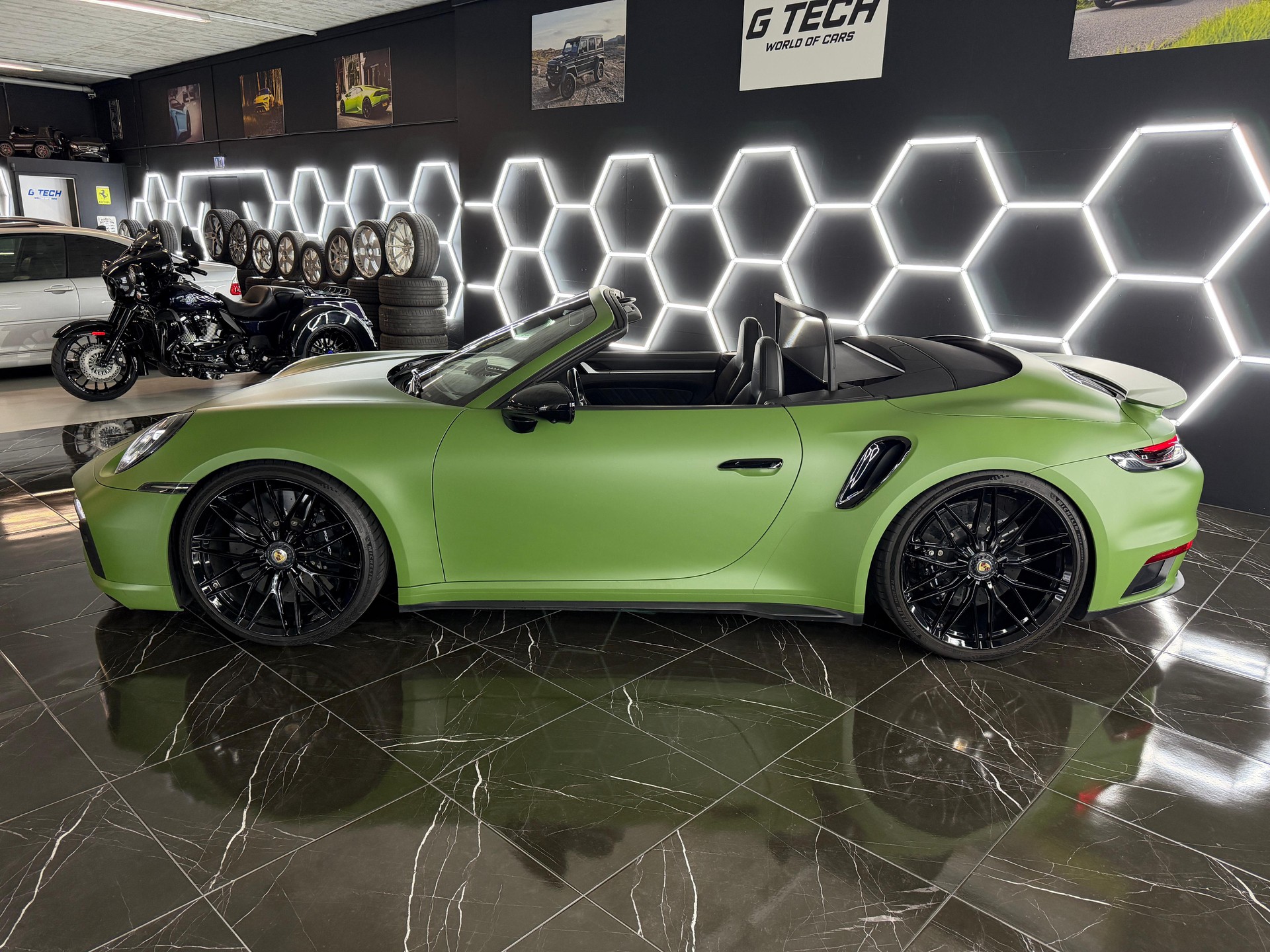 PORSCHE 911 Turbo S Cabriolet PDK-image-1