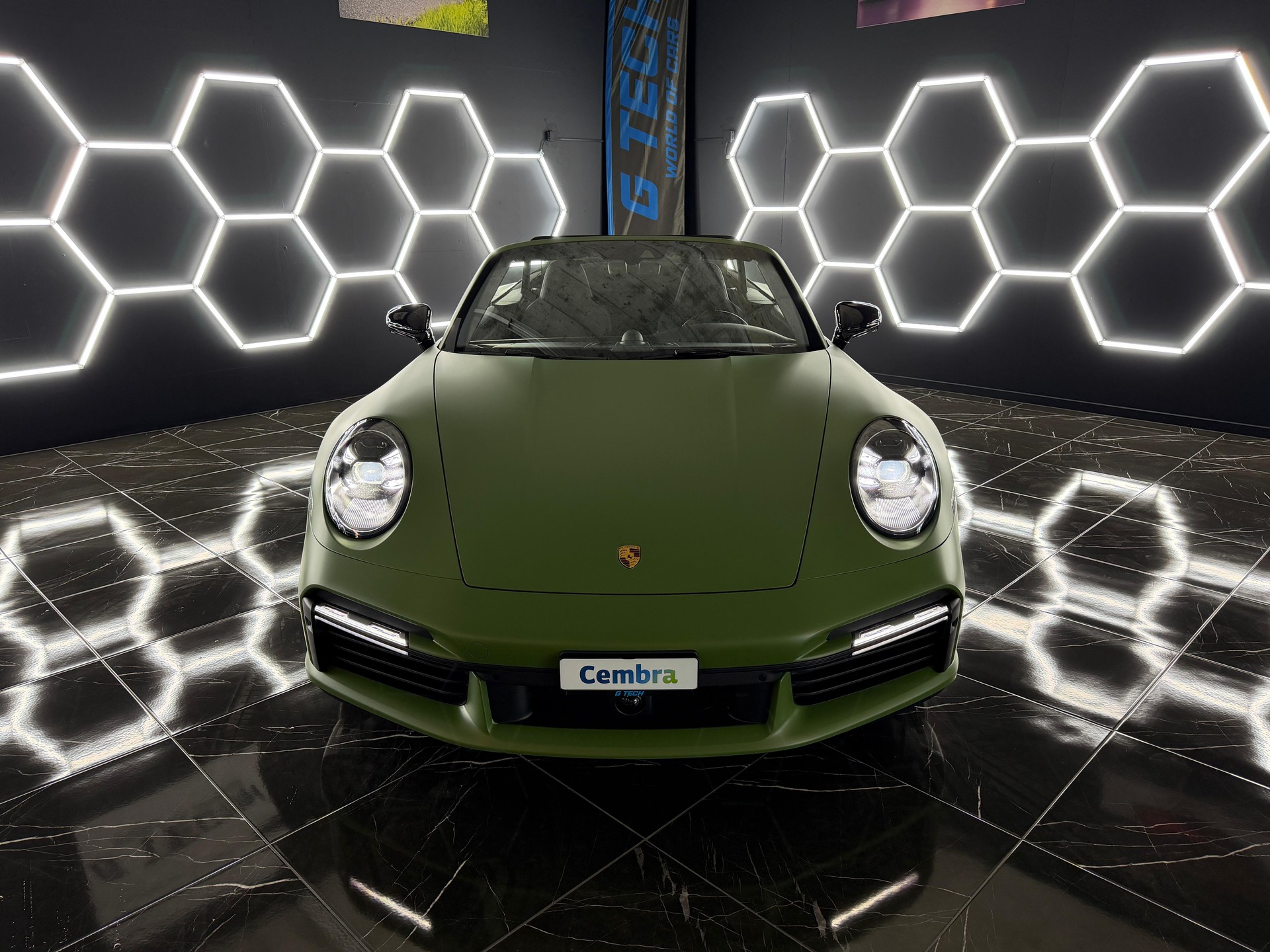 PORSCHE 911 Turbo S Cabriolet PDK-image-2