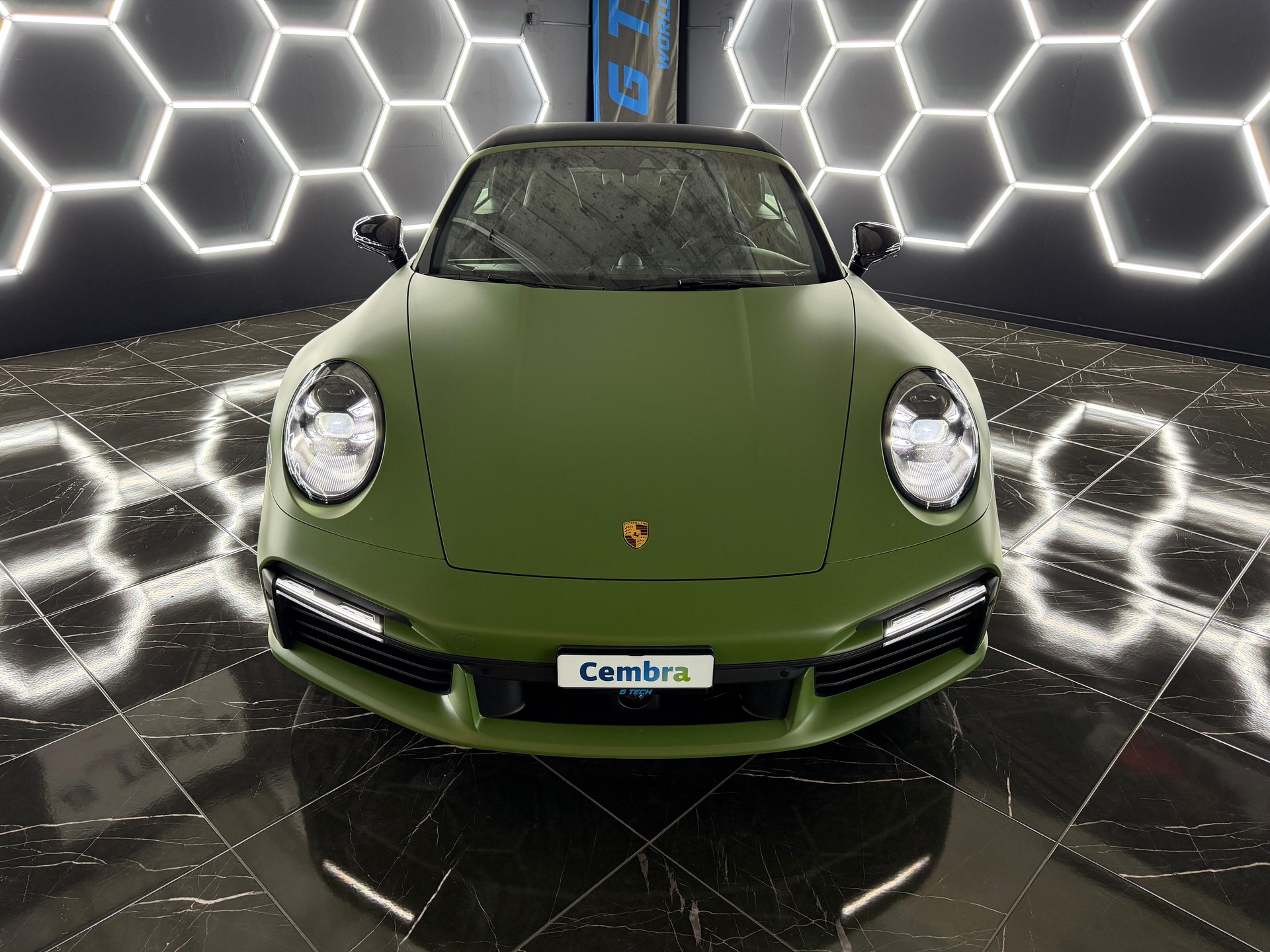 PORSCHE 911 Turbo S Cabriolet PDK-image-9