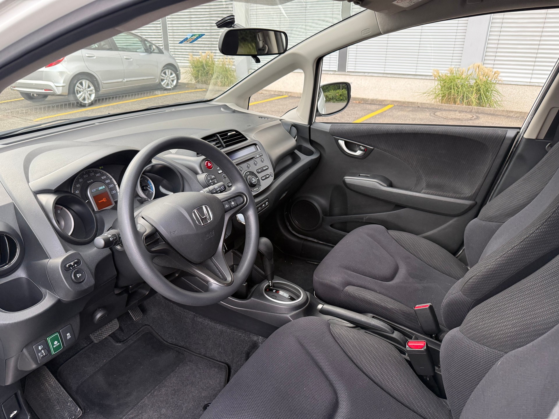 HONDA Jazz 1.3i Hybrid Comfort CVT-image-6