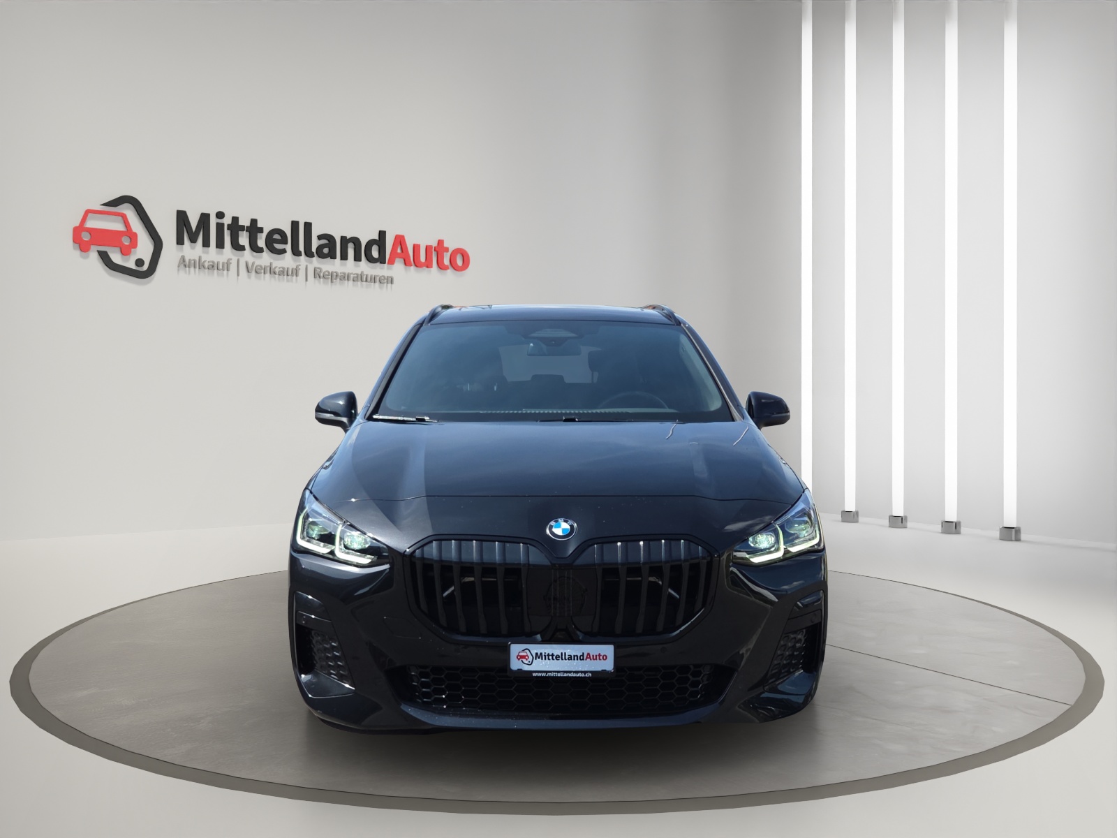 BMW 218d Active Tourer M Sport DKG-showroom-element-1