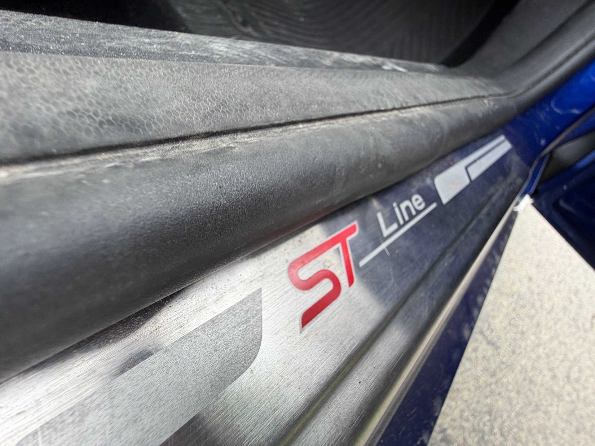 FORD Focus 1.5 SCTi ST Line-image-12
