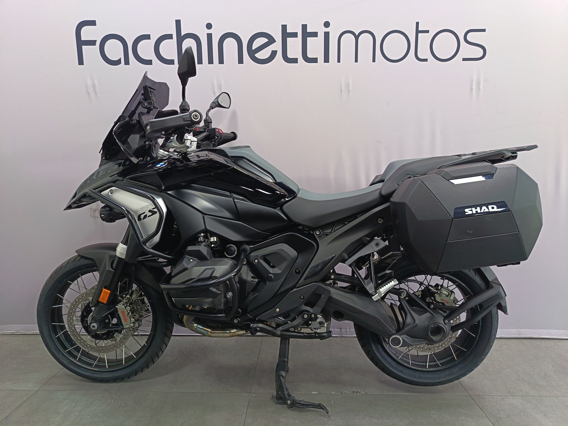 BMW R 1300 GS Triple Black *** Contrat d'entretien 09.2027 / 30.000 km ***-showroom-element-3