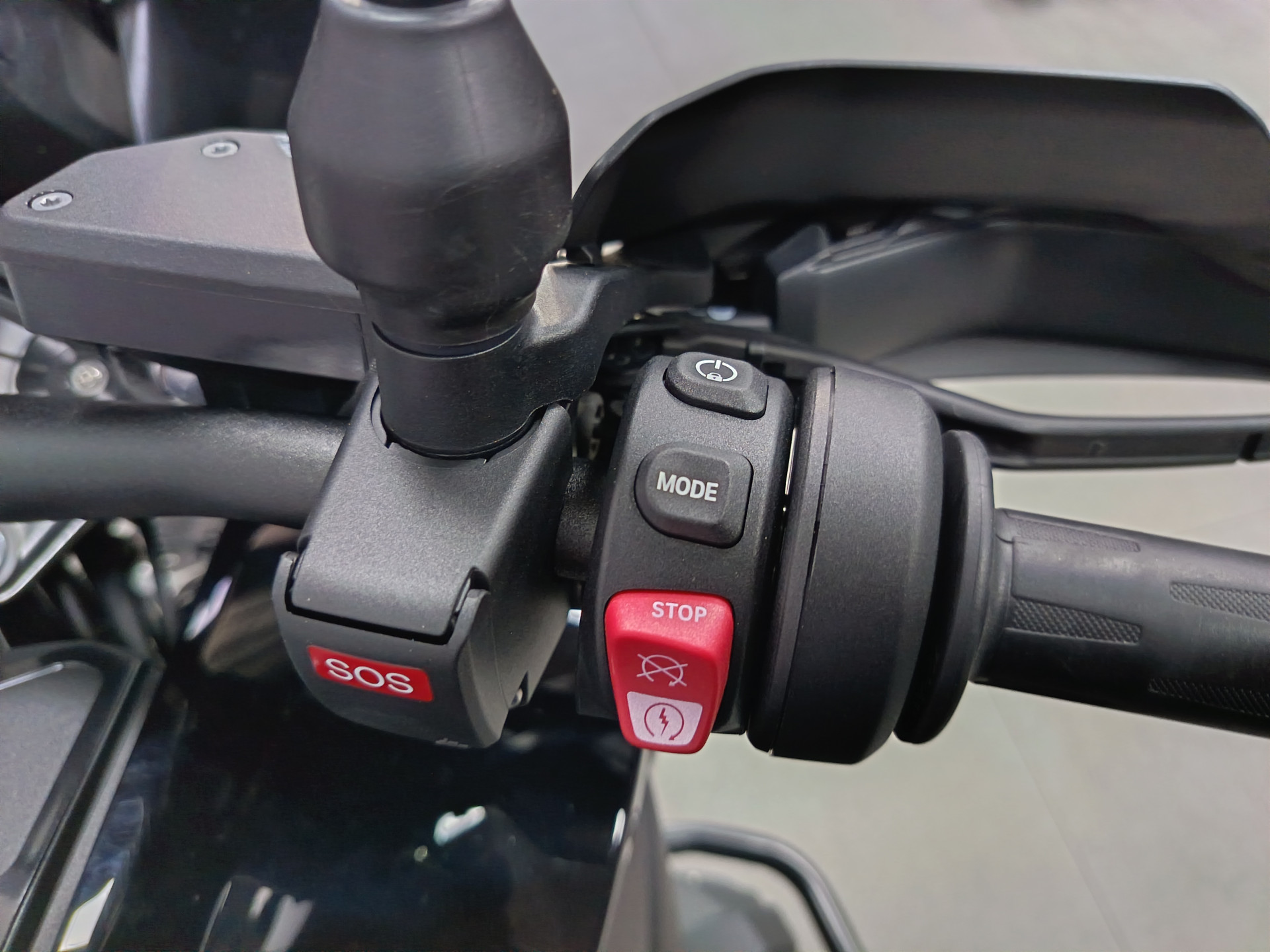 BMW R 1300 GS Triple Black *** Contrat d'entretien 09.2027 / 30.000 km ***-image-7
