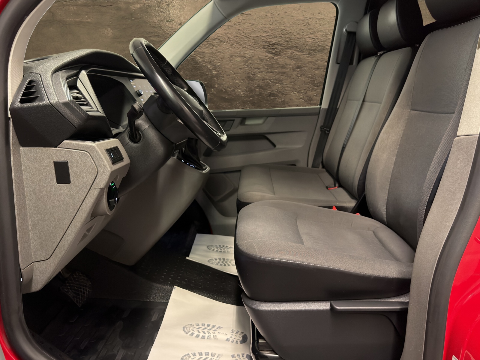 VW T6.1 2.0 TDI Trendline 4Motion DSG-image-9