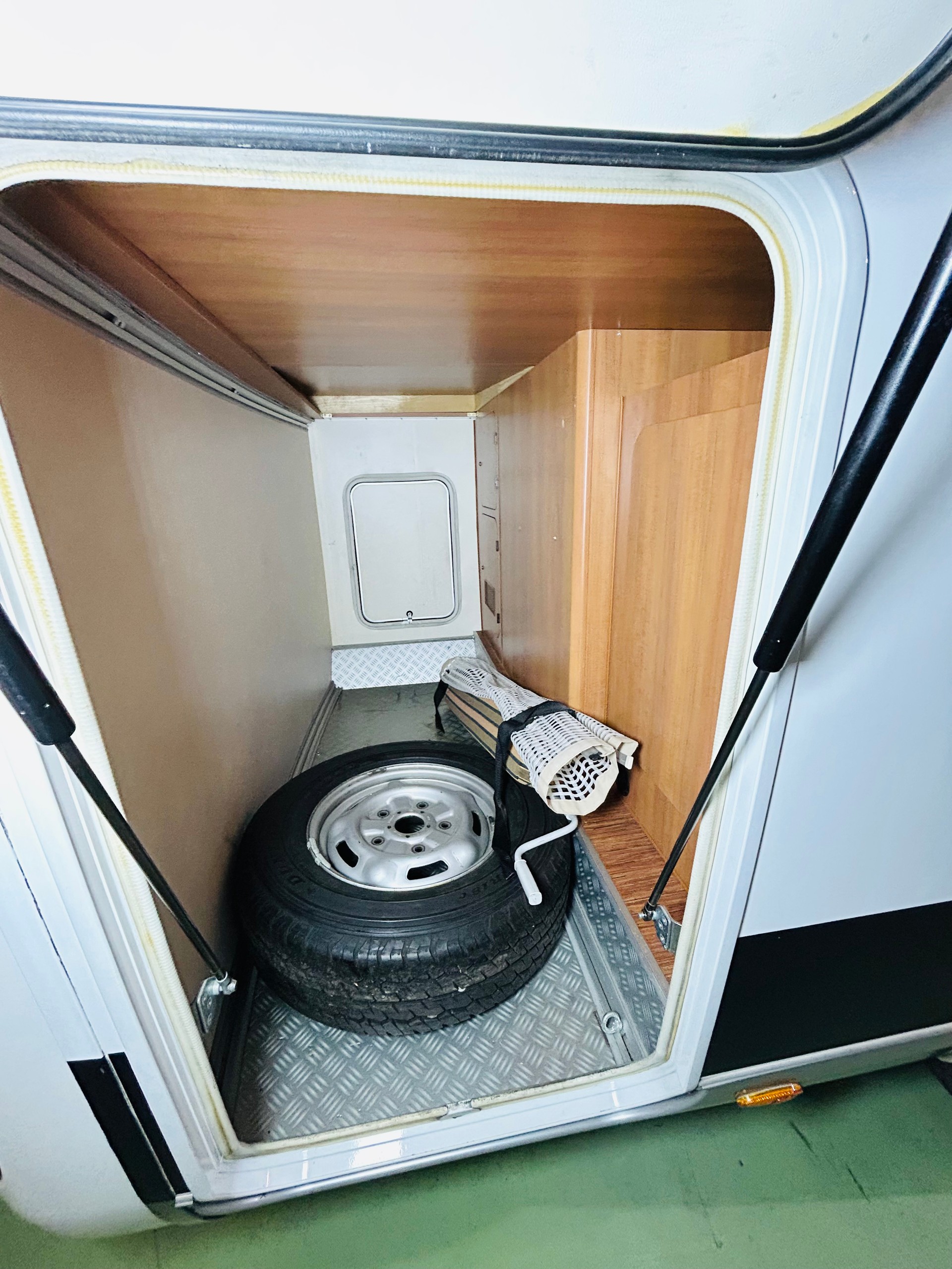 HOBBY T500 Van exclusive-image-17