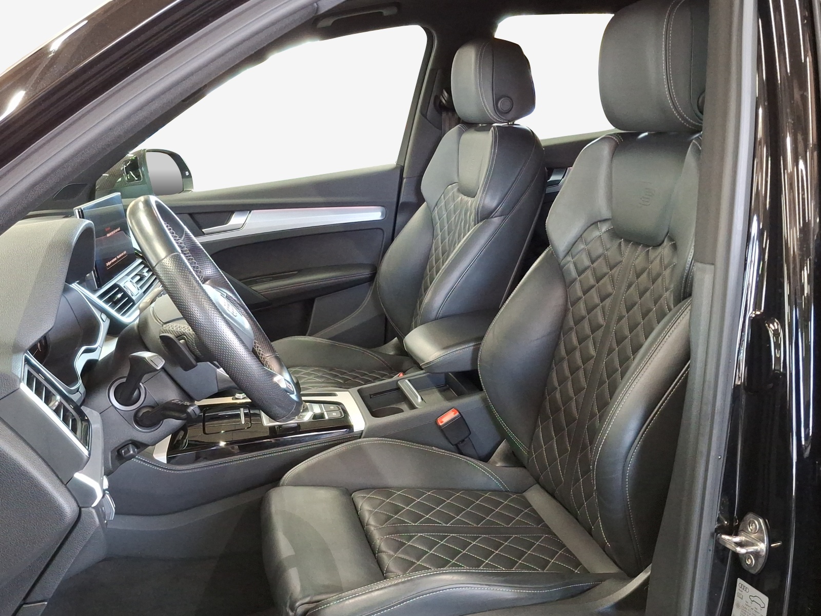 AUDI Q5 55 TFSI e PHEV S line quattro S-tronic-image-8