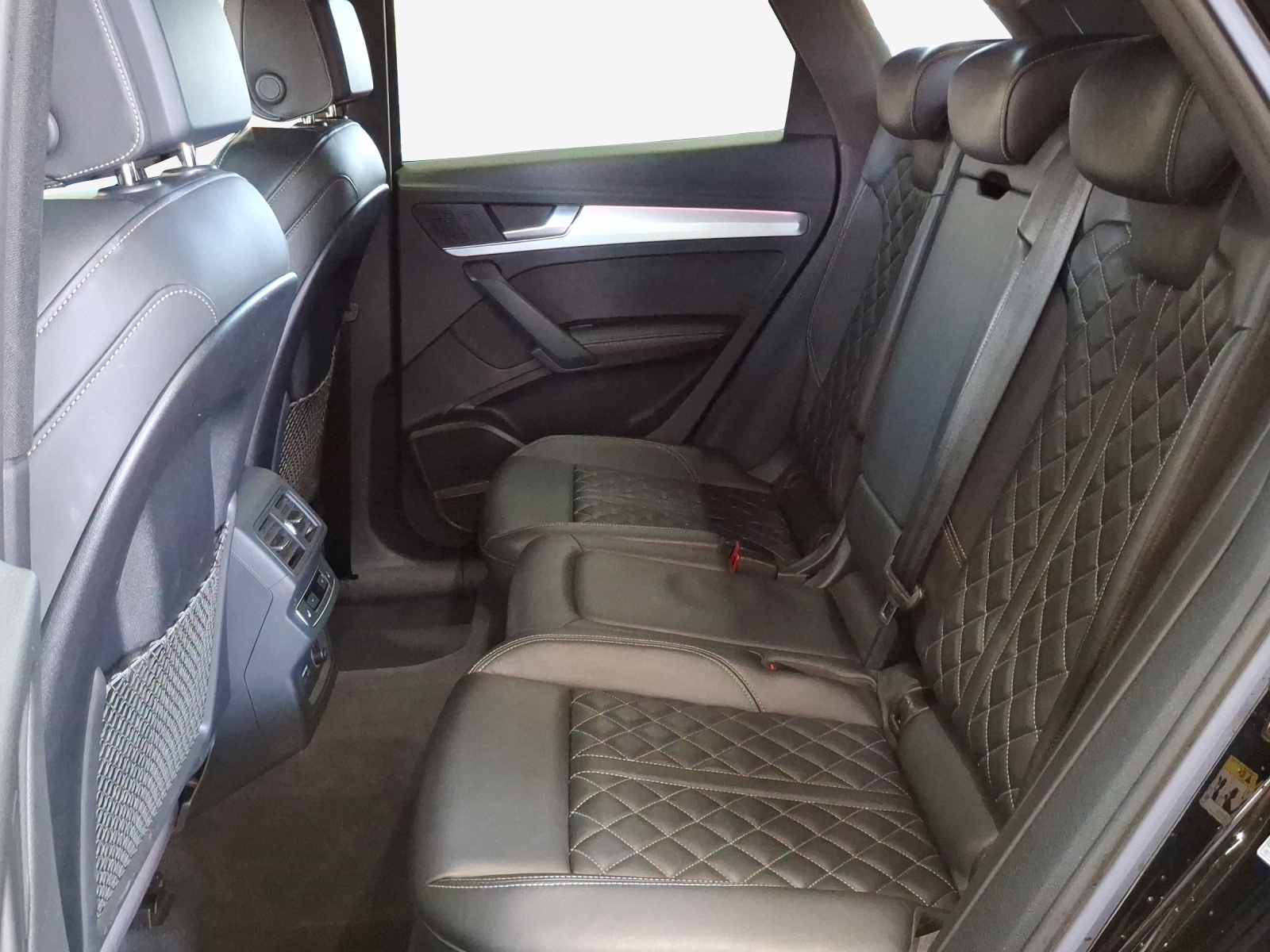 AUDI Q5 55 TFSI e PHEV S line quattro S-tronic-image-12