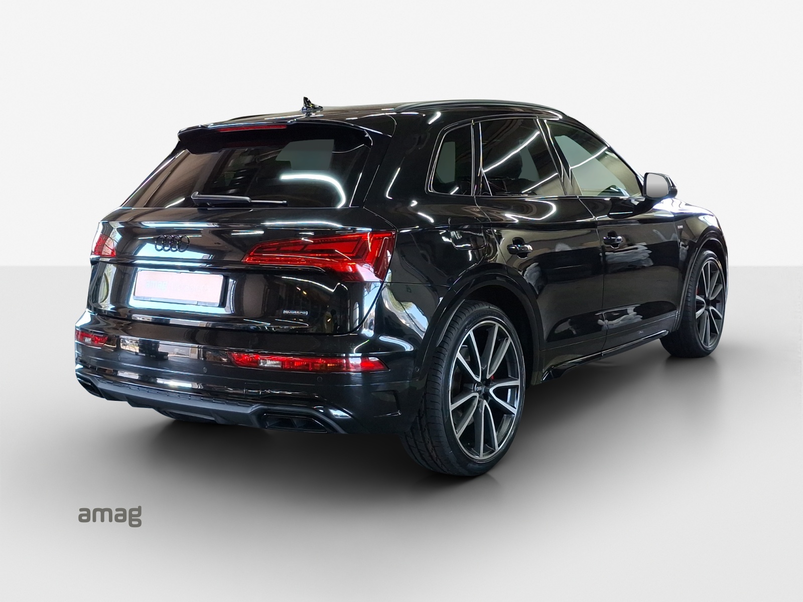 AUDI Q5 55 TFSI e PHEV S line quattro S-tronic-image-5