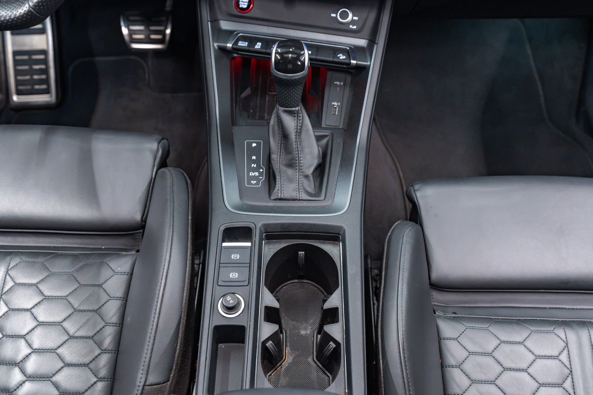 AUDI RS Q3 Sportback quattro S tronic-image-13