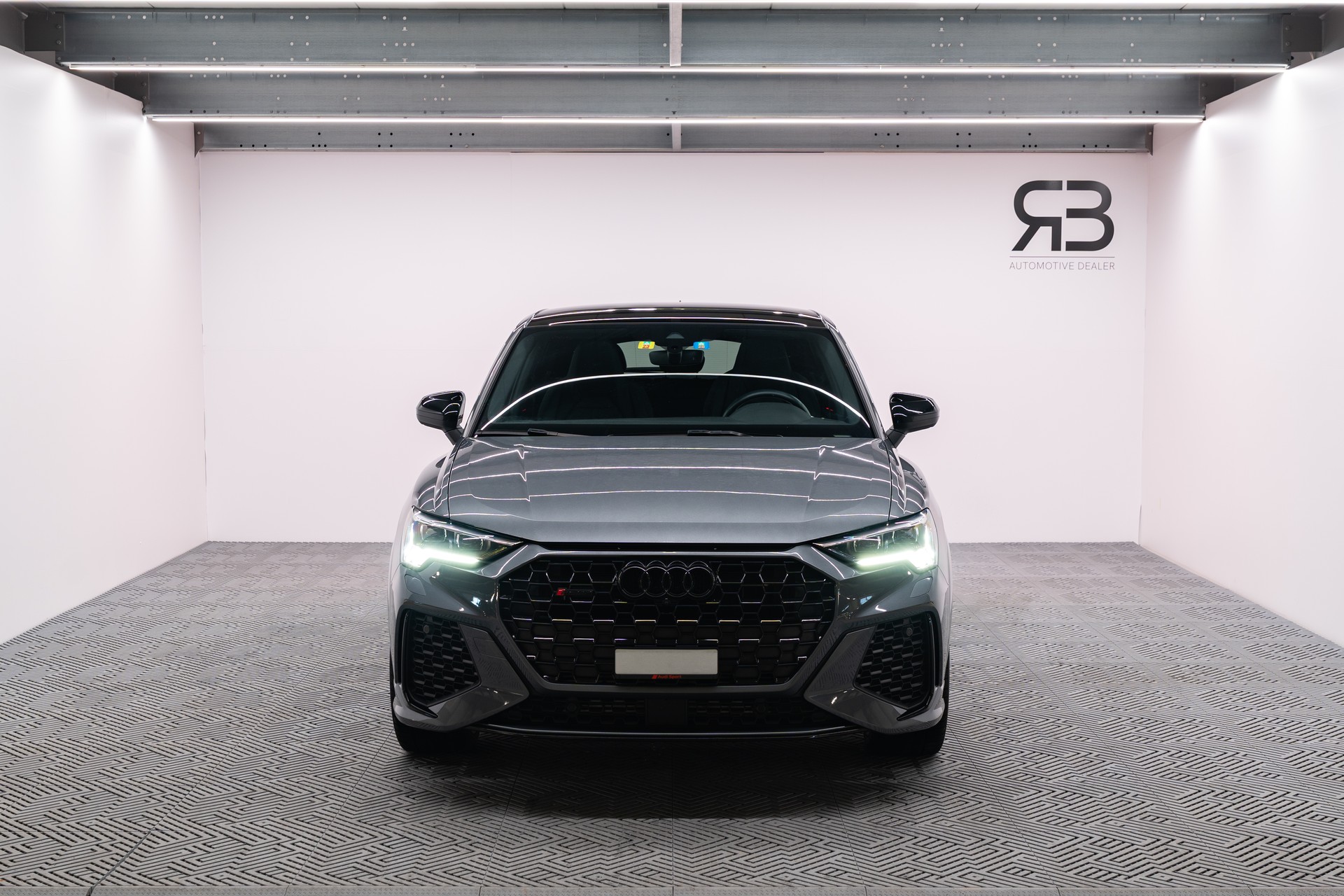 AUDI RS Q3 Sportback quattro S tronic-image-1
