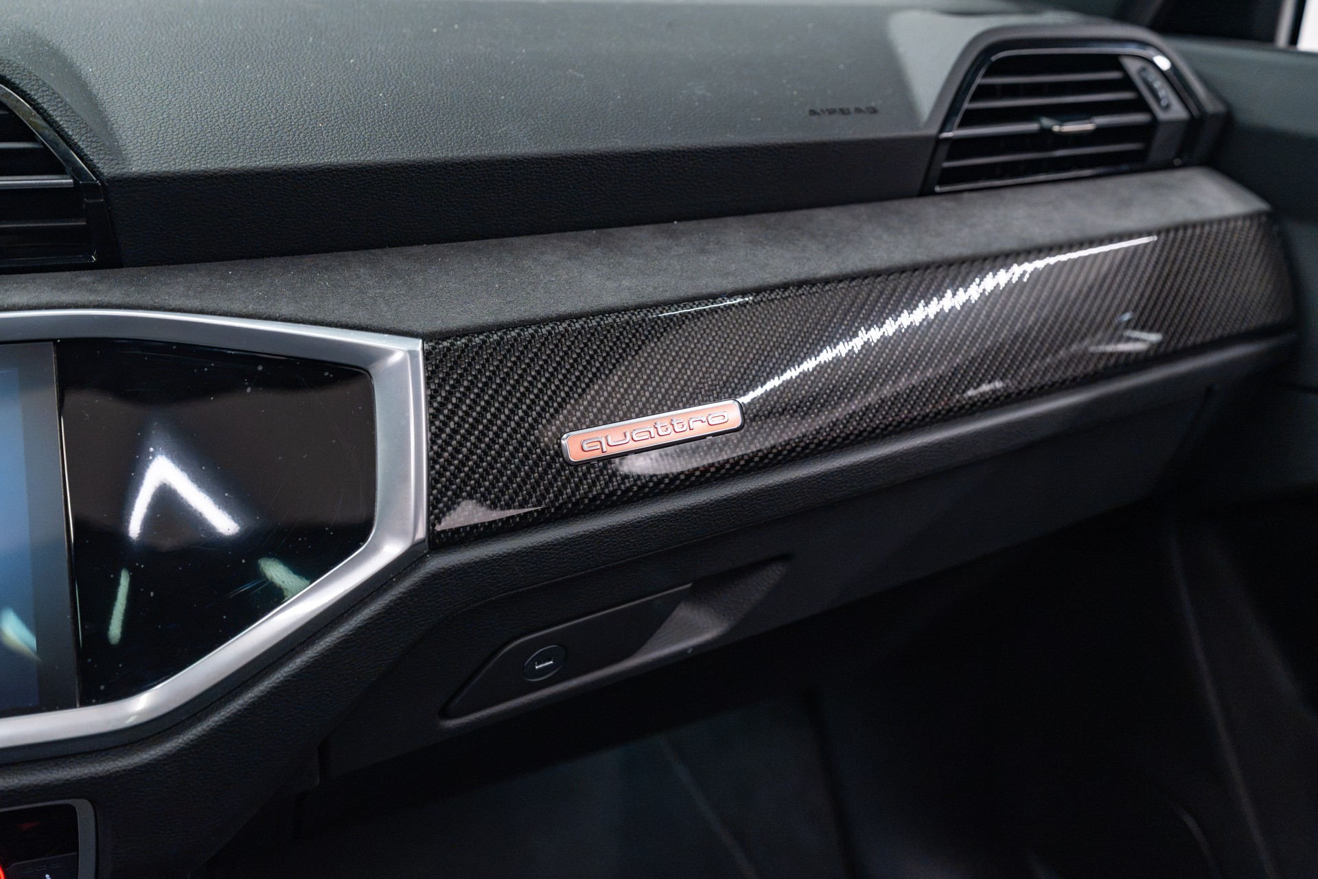 AUDI RS Q3 Sportback quattro S tronic-image-14