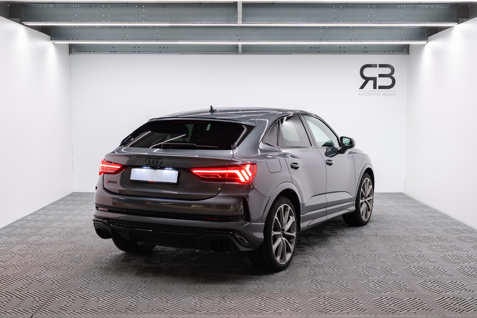 AUDI RS Q3 Sportback quattro S tronic-image-3