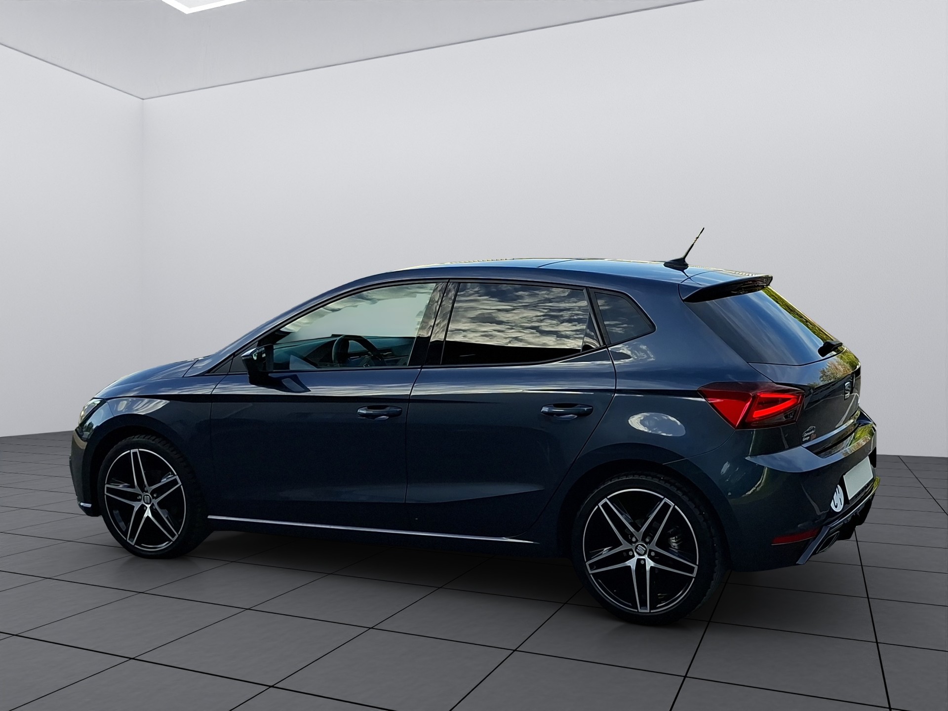 SEAT Ibiza 1.0 EcoTSI DSG Swiss FR-image-3