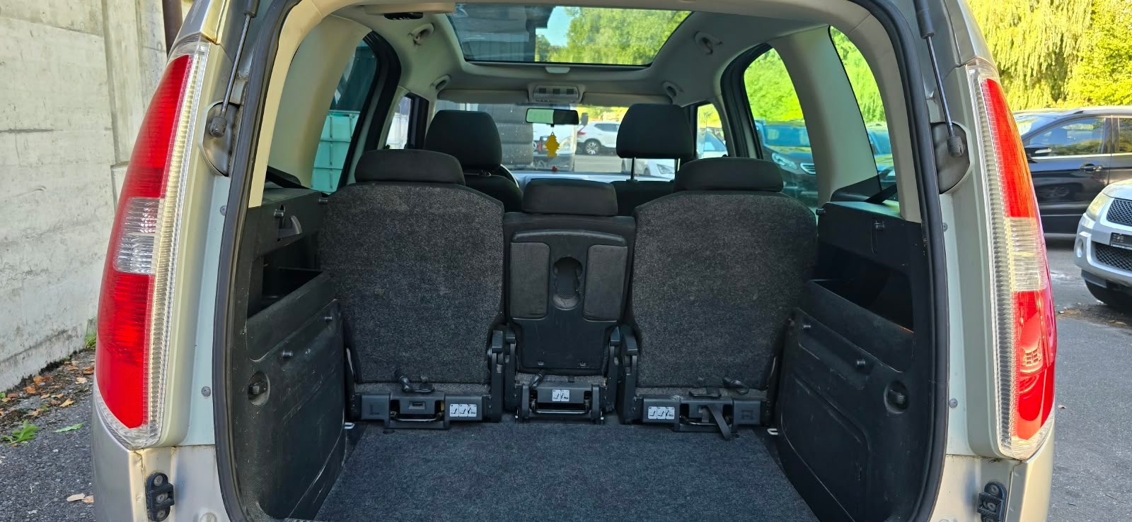 SKODA Roomster 1.6 TDI Elegance-image-5