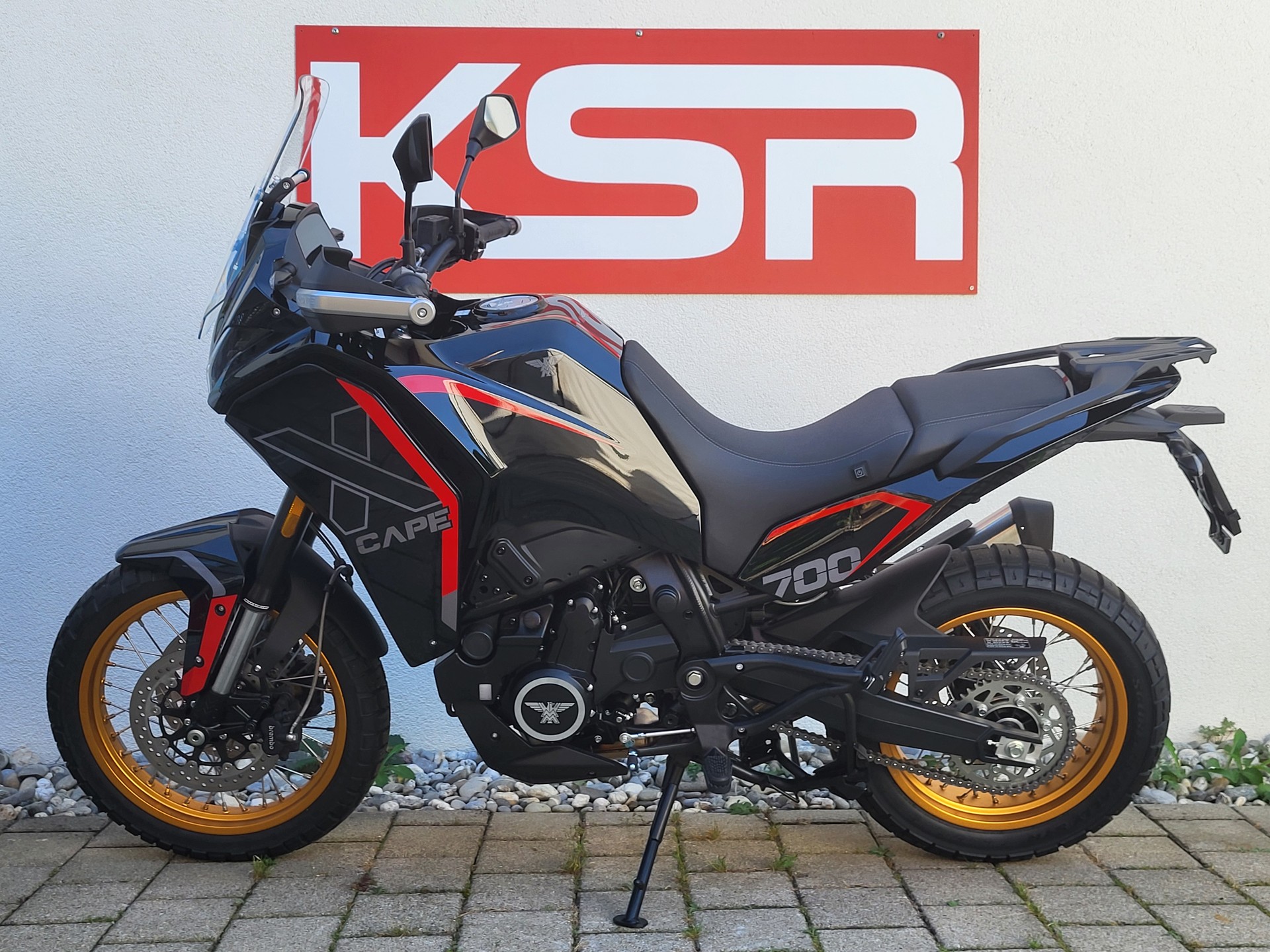 MOTO MORINI X-Cape 700 Gold Edition-showroom-element-1