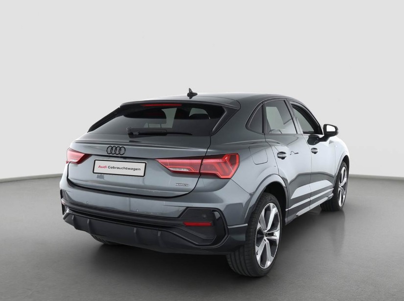 AUDI Q3 Sportback 45 TFSI S line quattro S-tronic-image-2