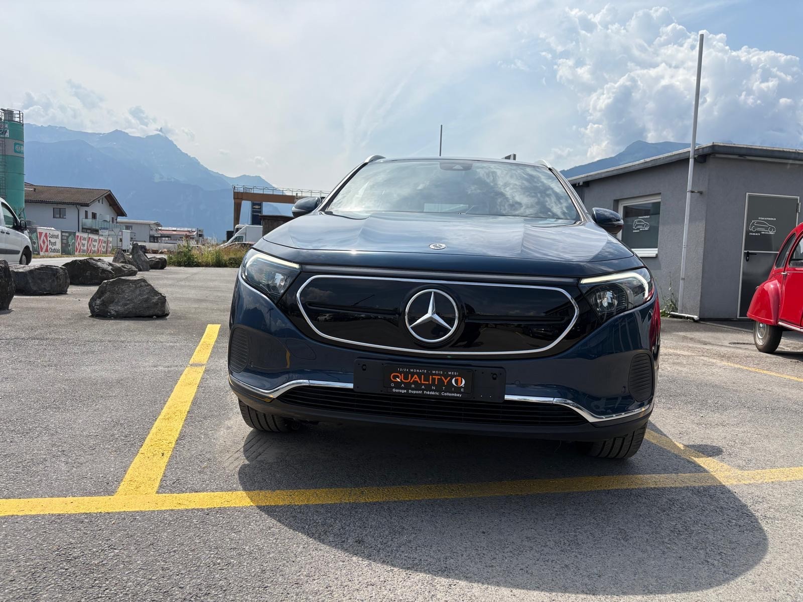 MERCEDES-BENZ EQA 300 4Matic-image-5