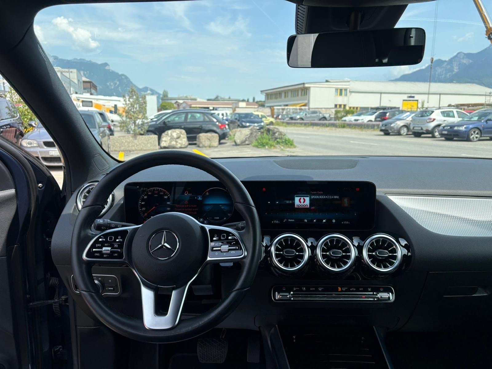 MERCEDES-BENZ EQA 300 4Matic-image-7