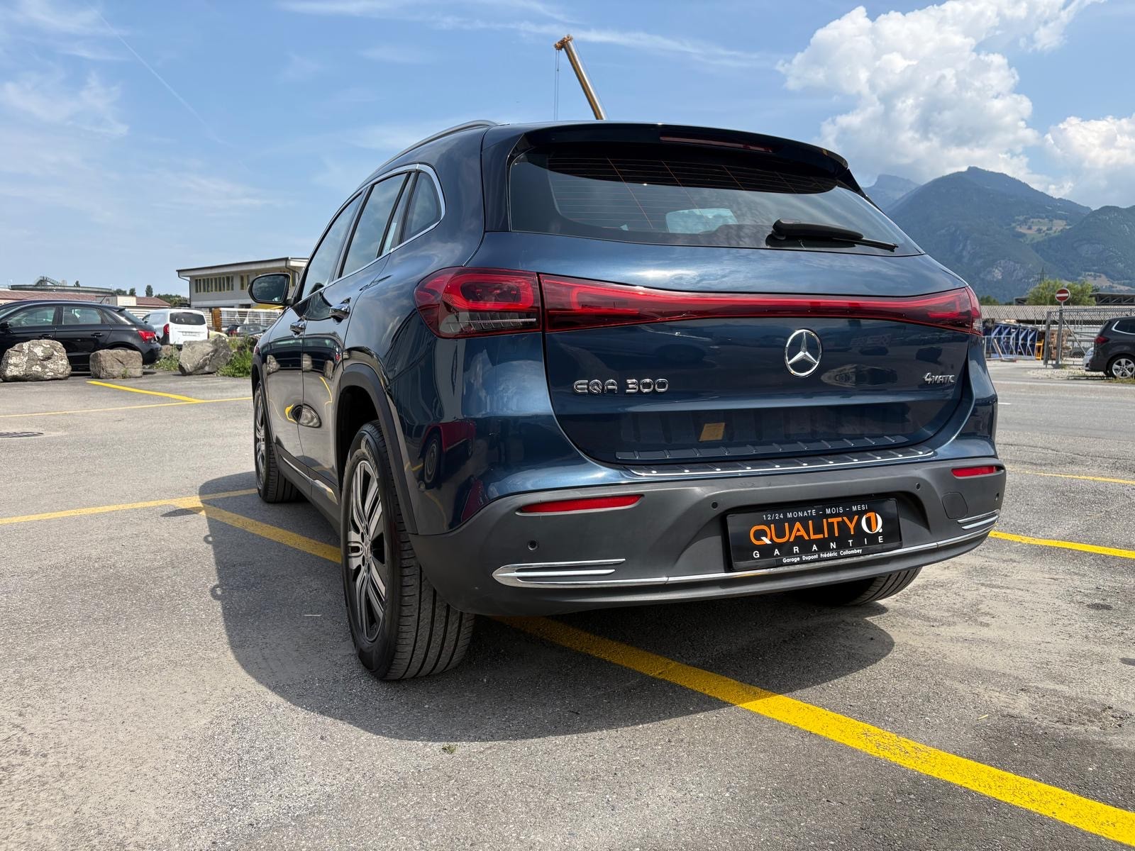 MERCEDES-BENZ EQA 300 4Matic-image-3