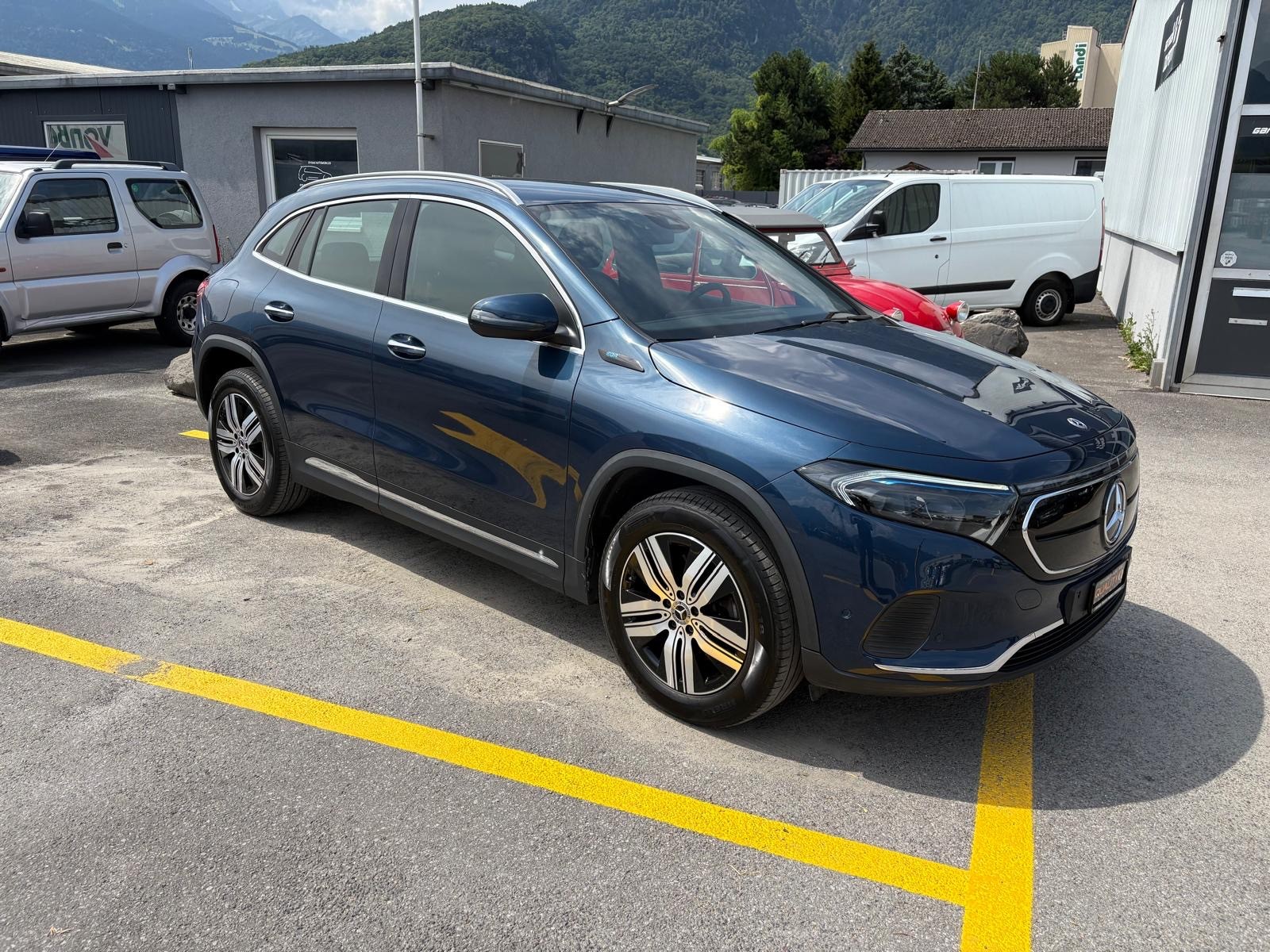 MERCEDES-BENZ EQA 300 4Matic