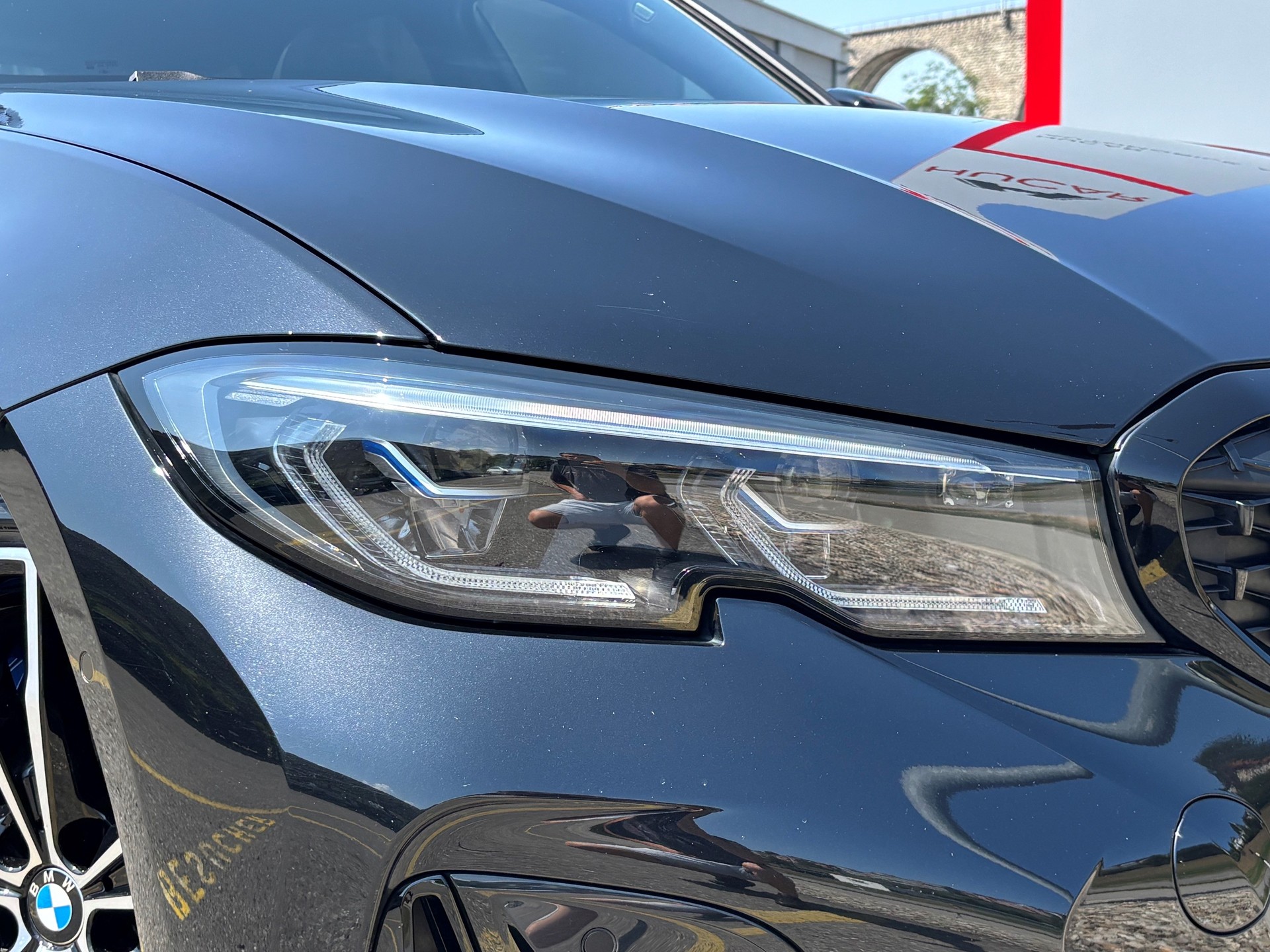 BMW M340d xDrive 48V Touring-image-3