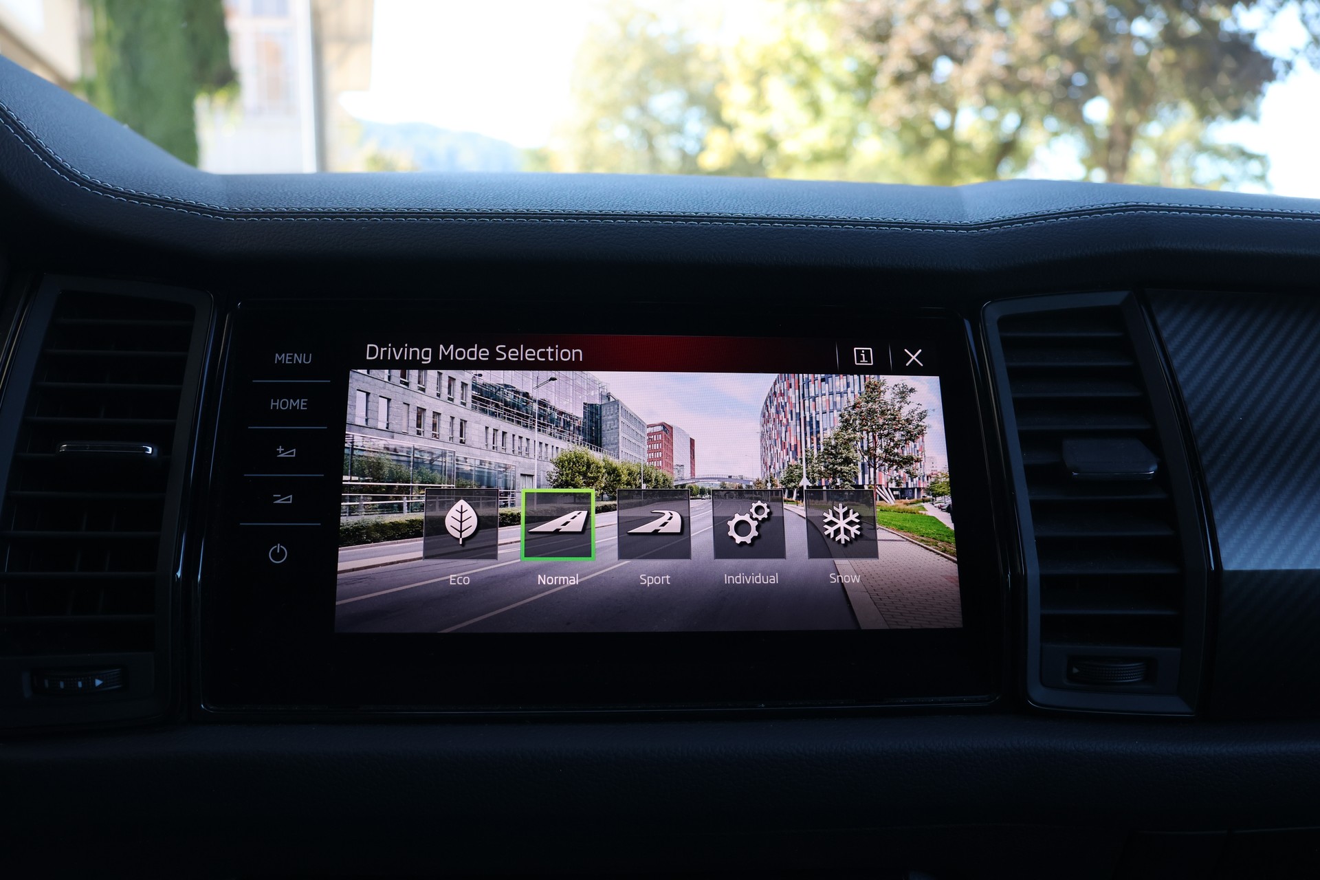 SKODA Kodiaq 2.0 TDI CR SportLine 4x4 DSG-image-24