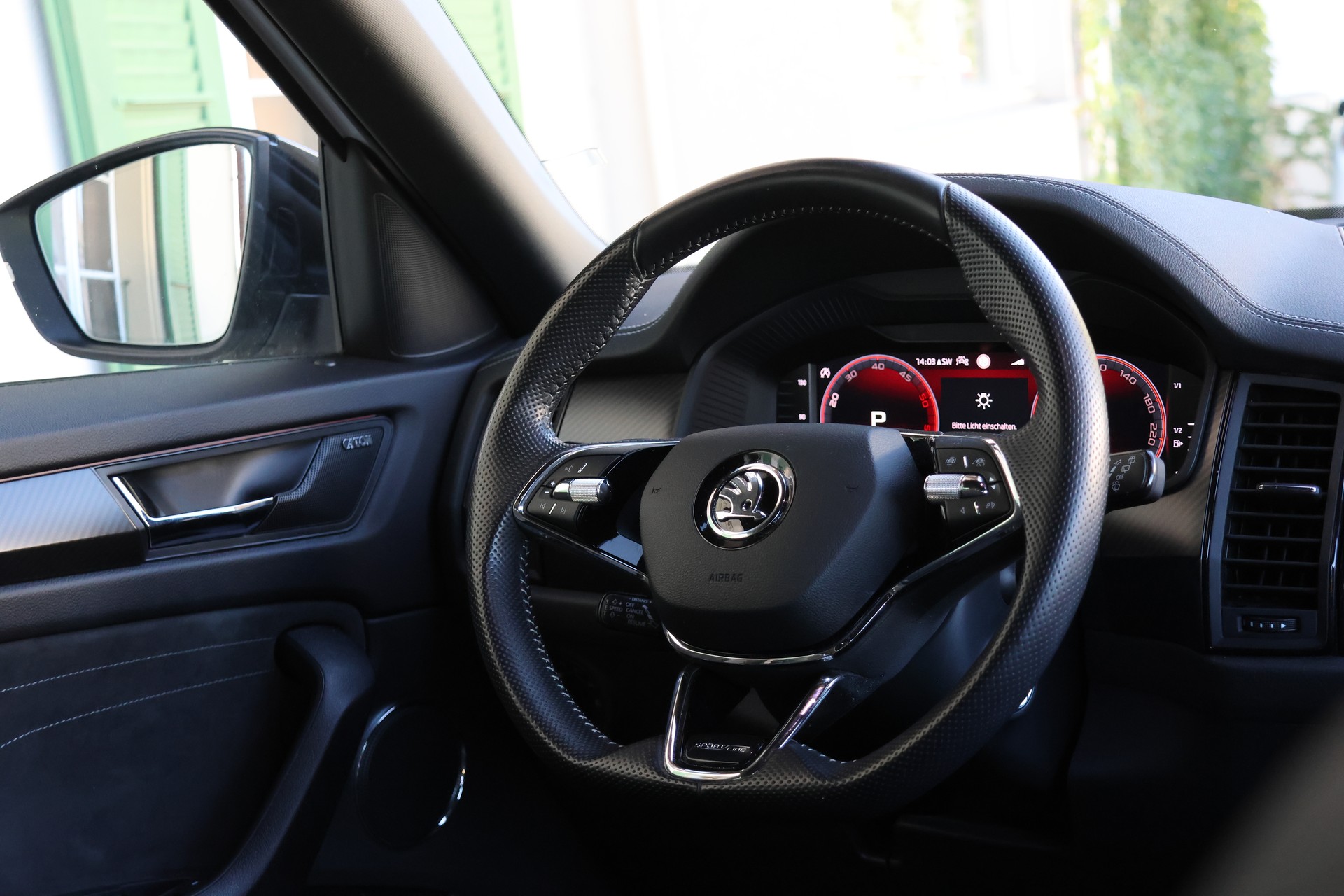 SKODA Kodiaq 2.0 TDI CR SportLine 4x4 DSG-image-16