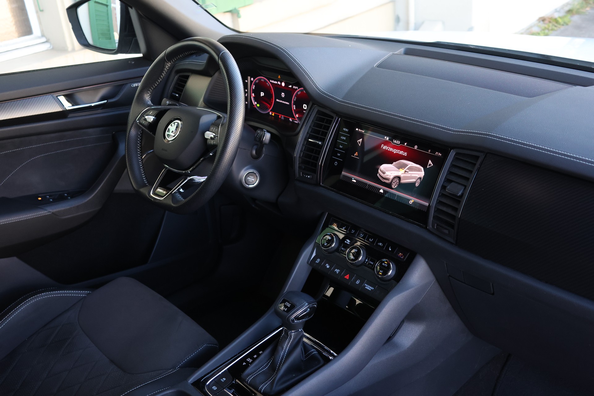 SKODA Kodiaq 2.0 TDI CR SportLine 4x4 DSG-image-12