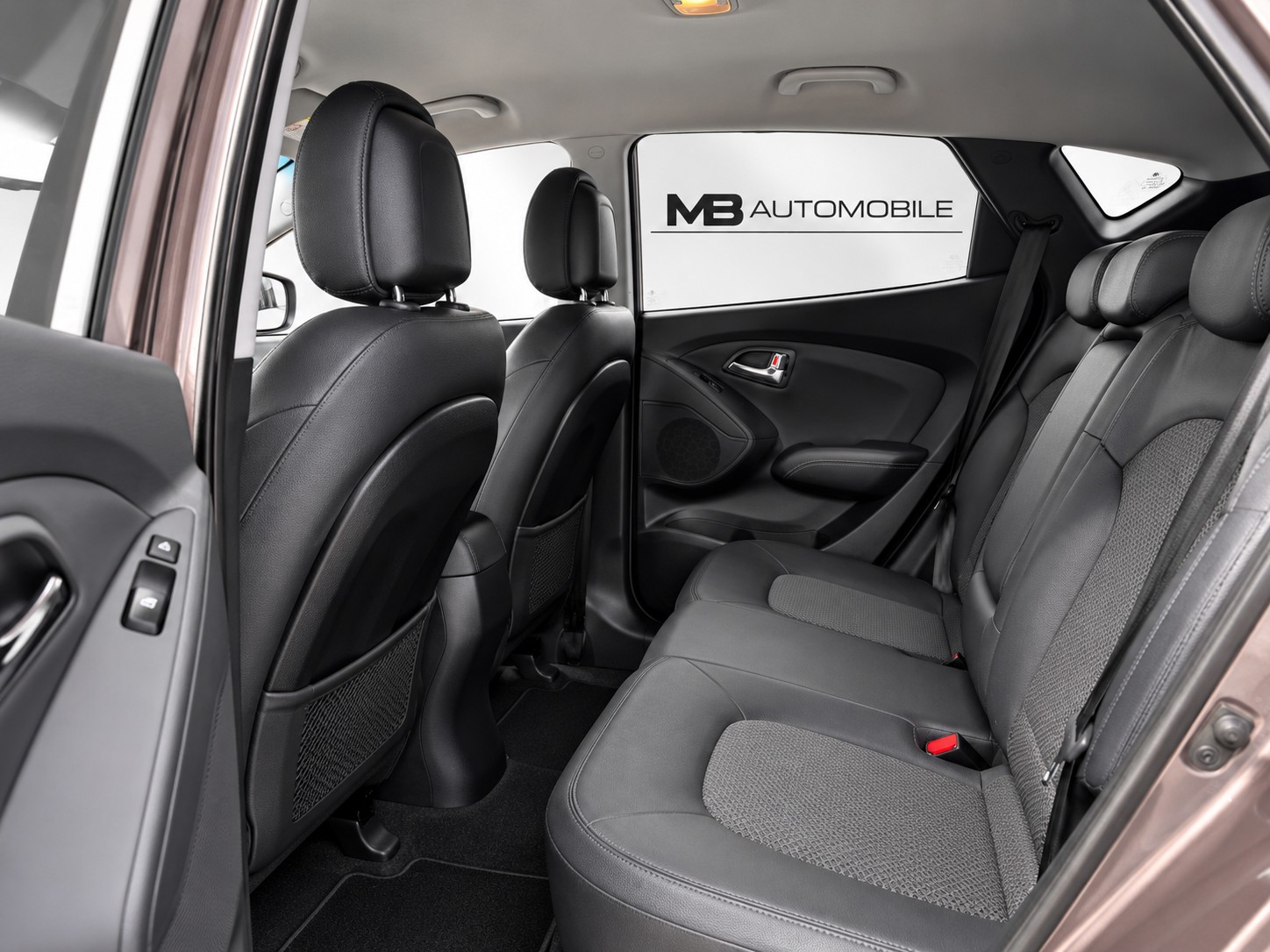 HYUNDAI iX 35 2.0 CRDi Premium 4WD Automatic-image-7