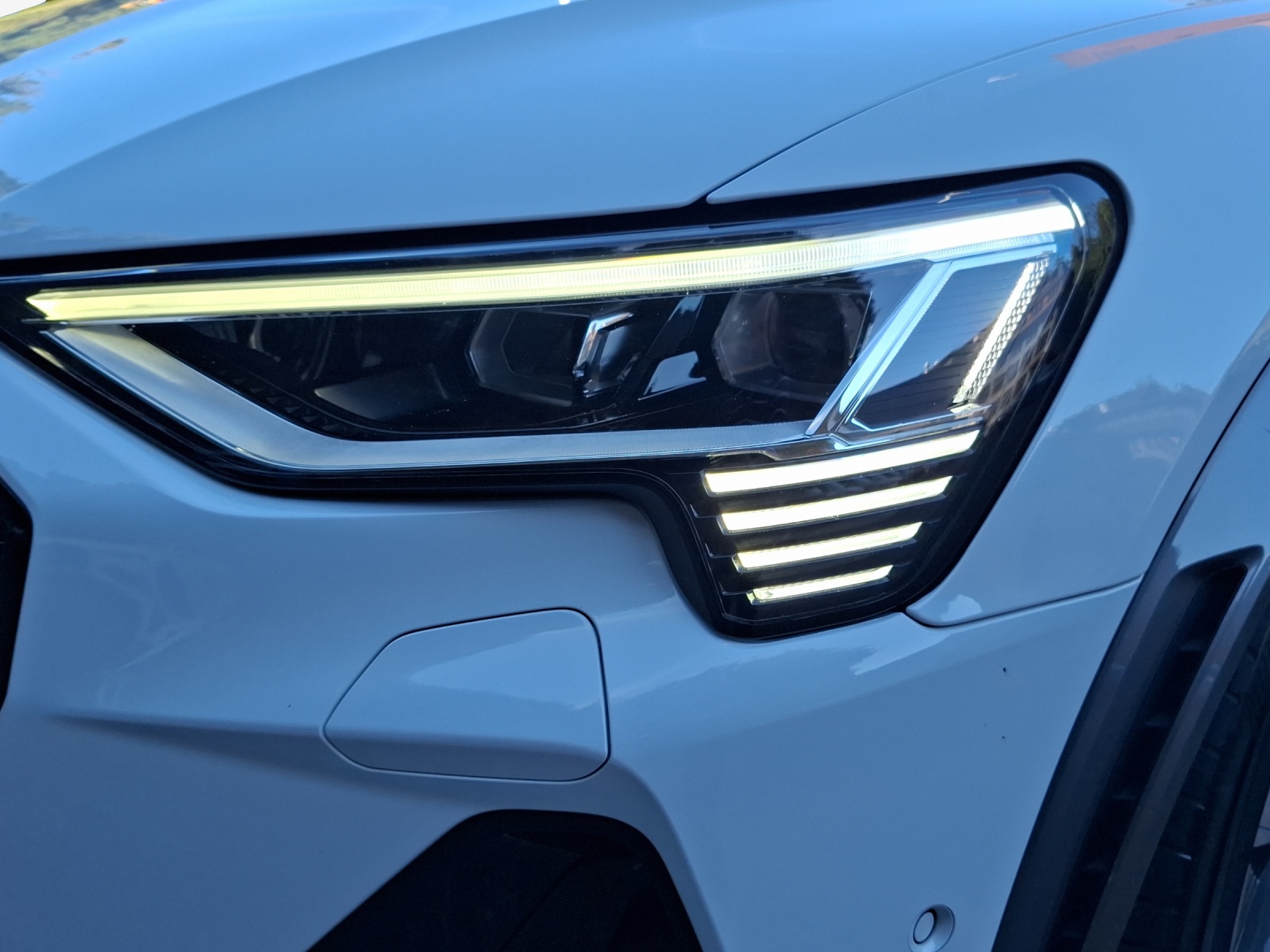 AUDI e-tron S Sportback quattro-image-16