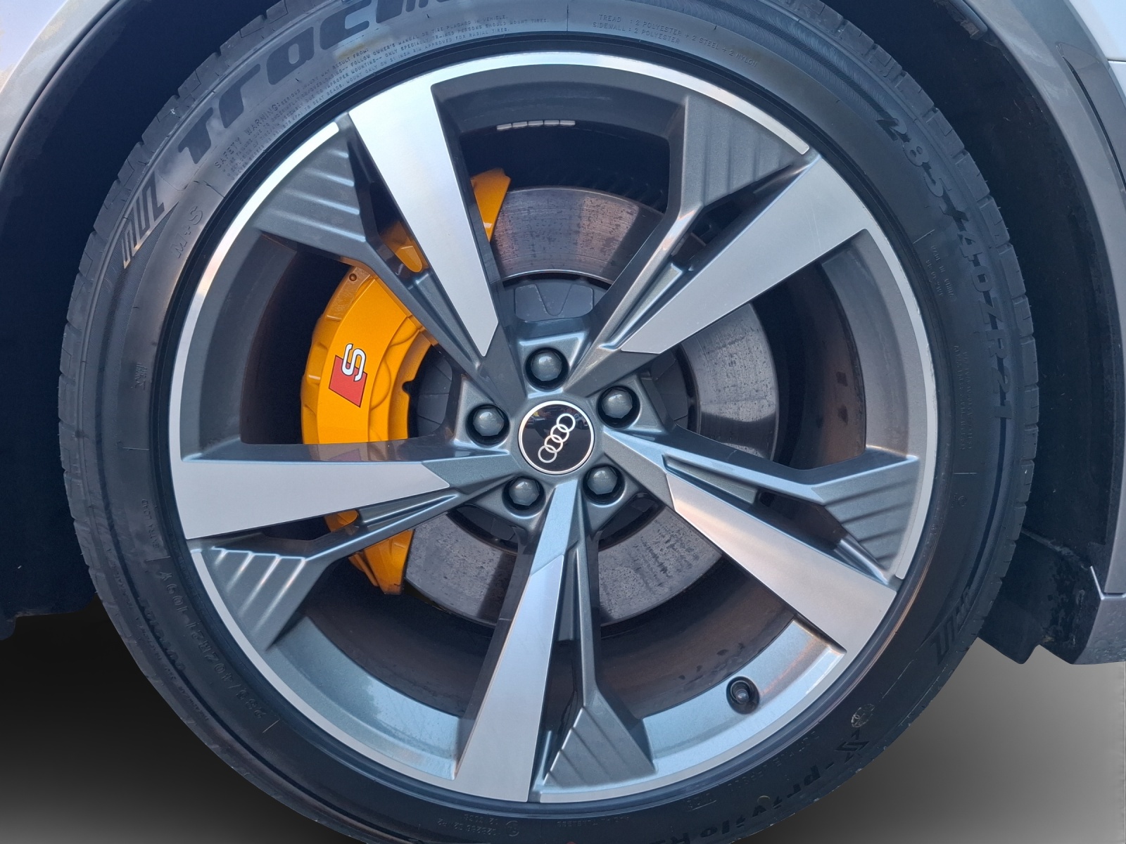 AUDI e-tron S Sportback quattro-image-14