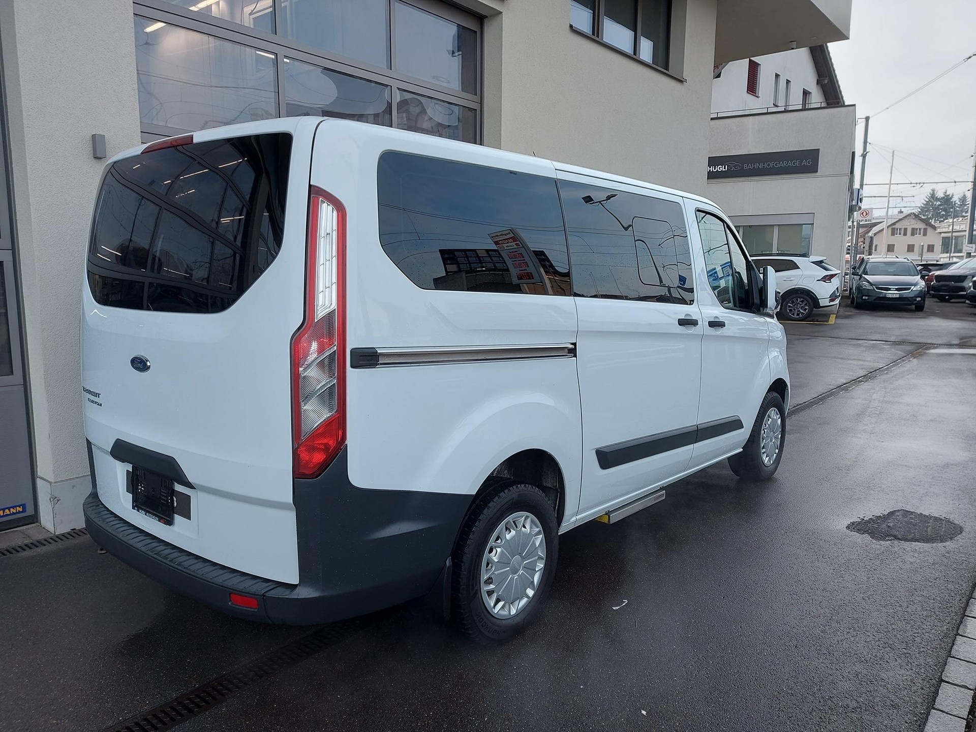 FORD Transit C Kombi 300 L1 2.2 TDCi 125 Trend "Liegetransport"-image-4