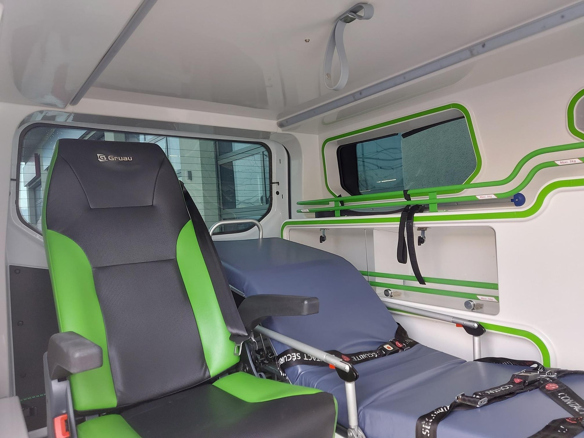 FORD Transit C Kombi 300 L1 2.2 TDCi 125 Trend "Liegetransport"-image-7