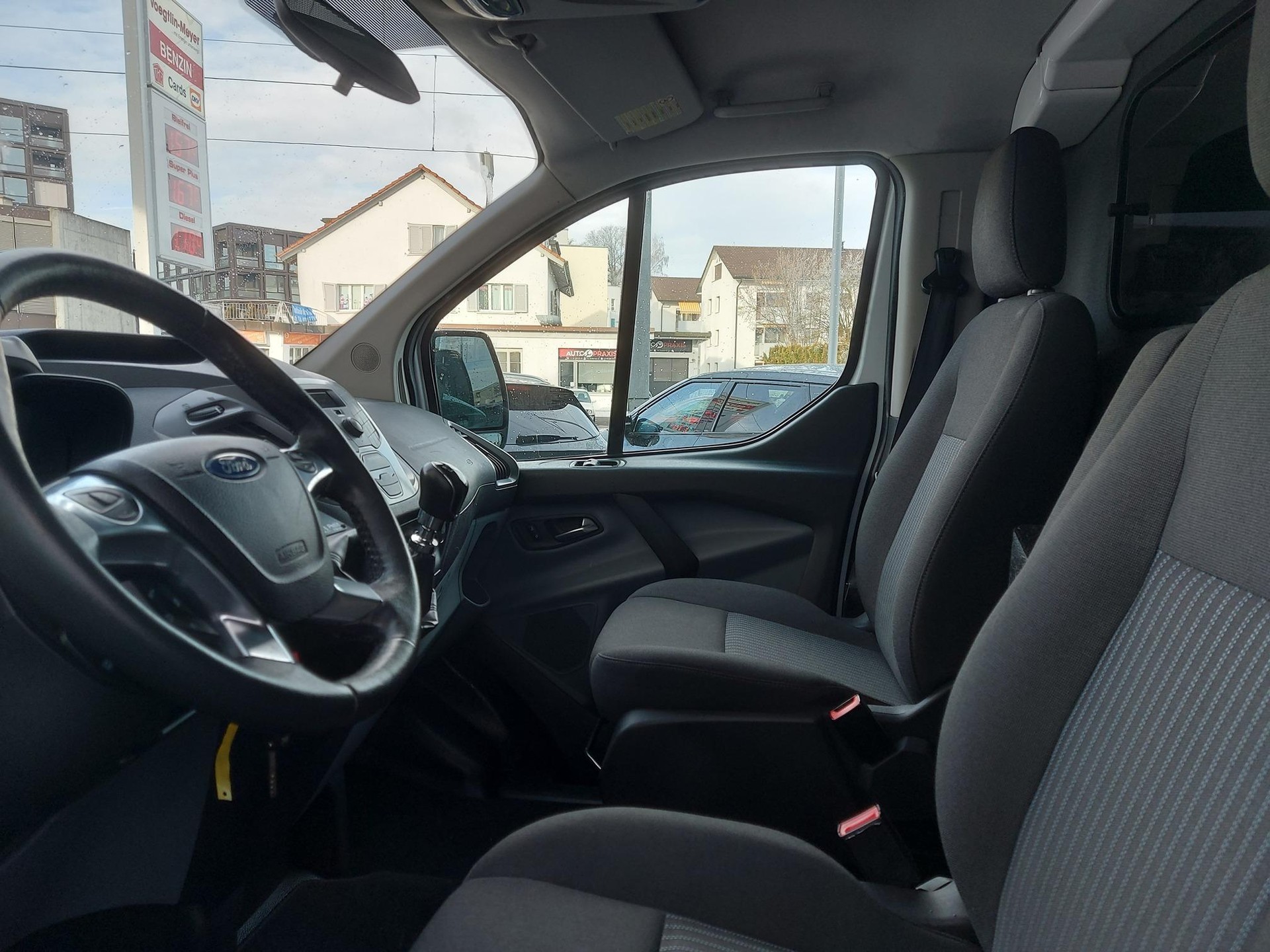 FORD Transit C Kombi 300 L1 2.2 TDCi 125 Trend "Liegetransport"-image-10
