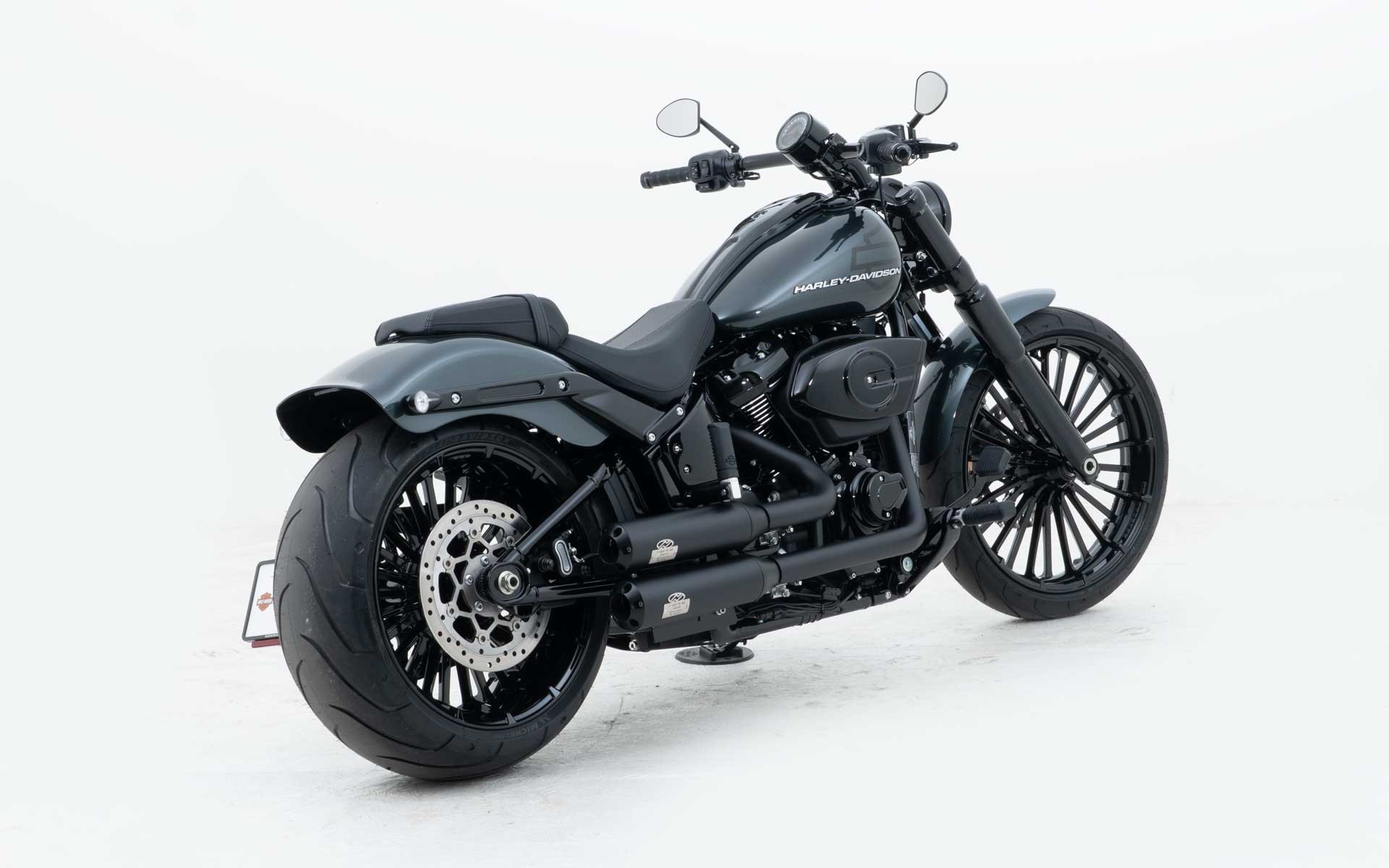 HARLEY-DAVIDSON FXBR Breakout 117ci-showroom-element-2