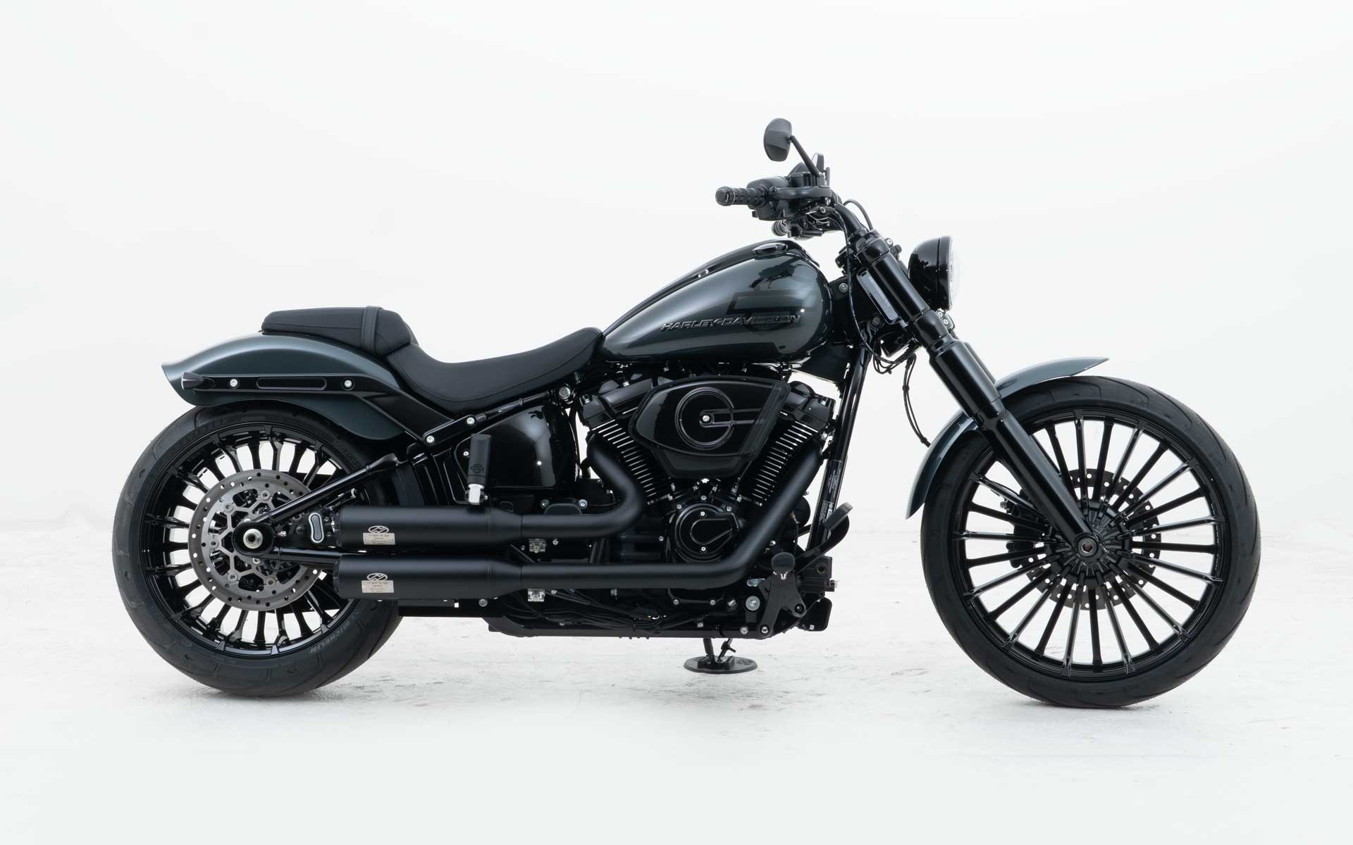 HARLEY-DAVIDSON FXBR Breakout 117ci-showroom-element-1