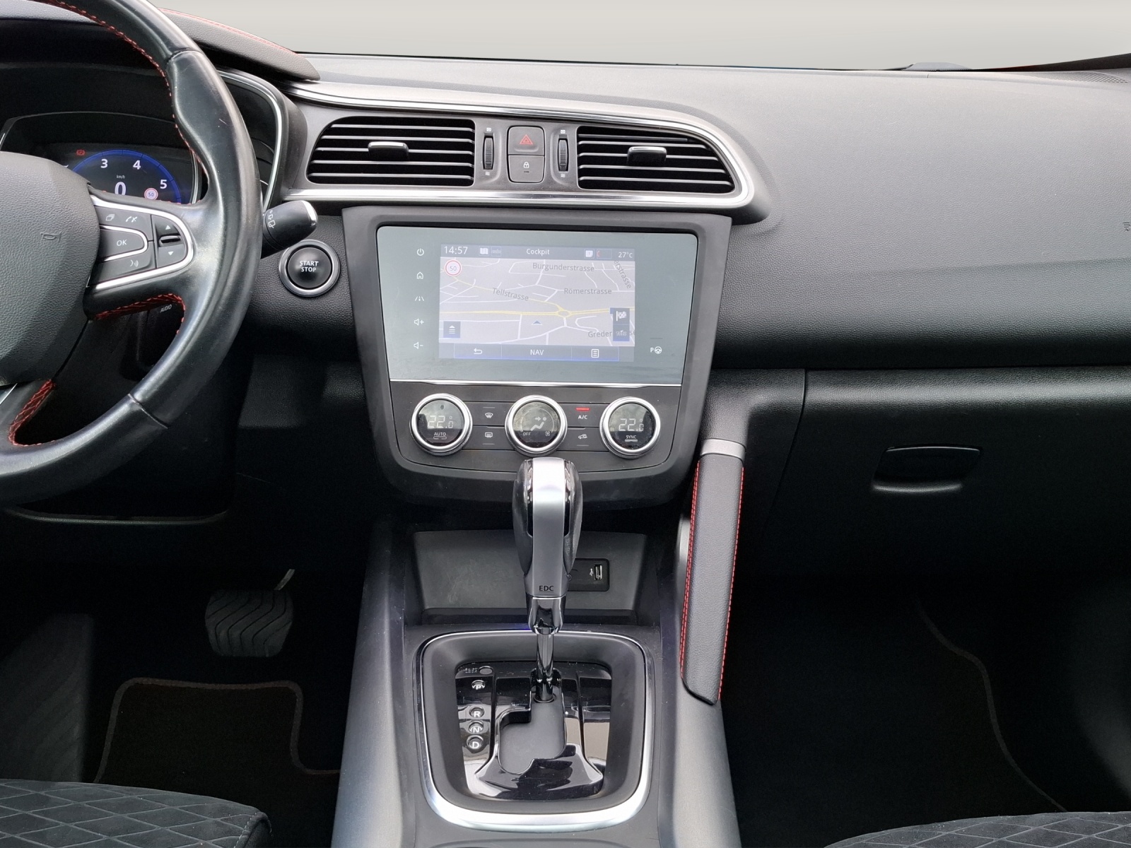 RENAULT Kadjar 1.3 16V Turbo Black Edition EDC // Panorama-image-12