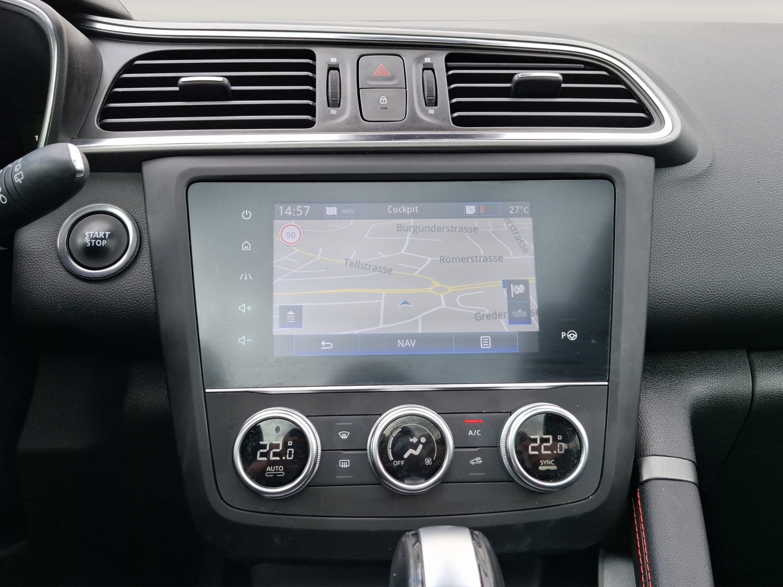 RENAULT Kadjar 1.3 16V Turbo Black Edition EDC // Panorama-image-13