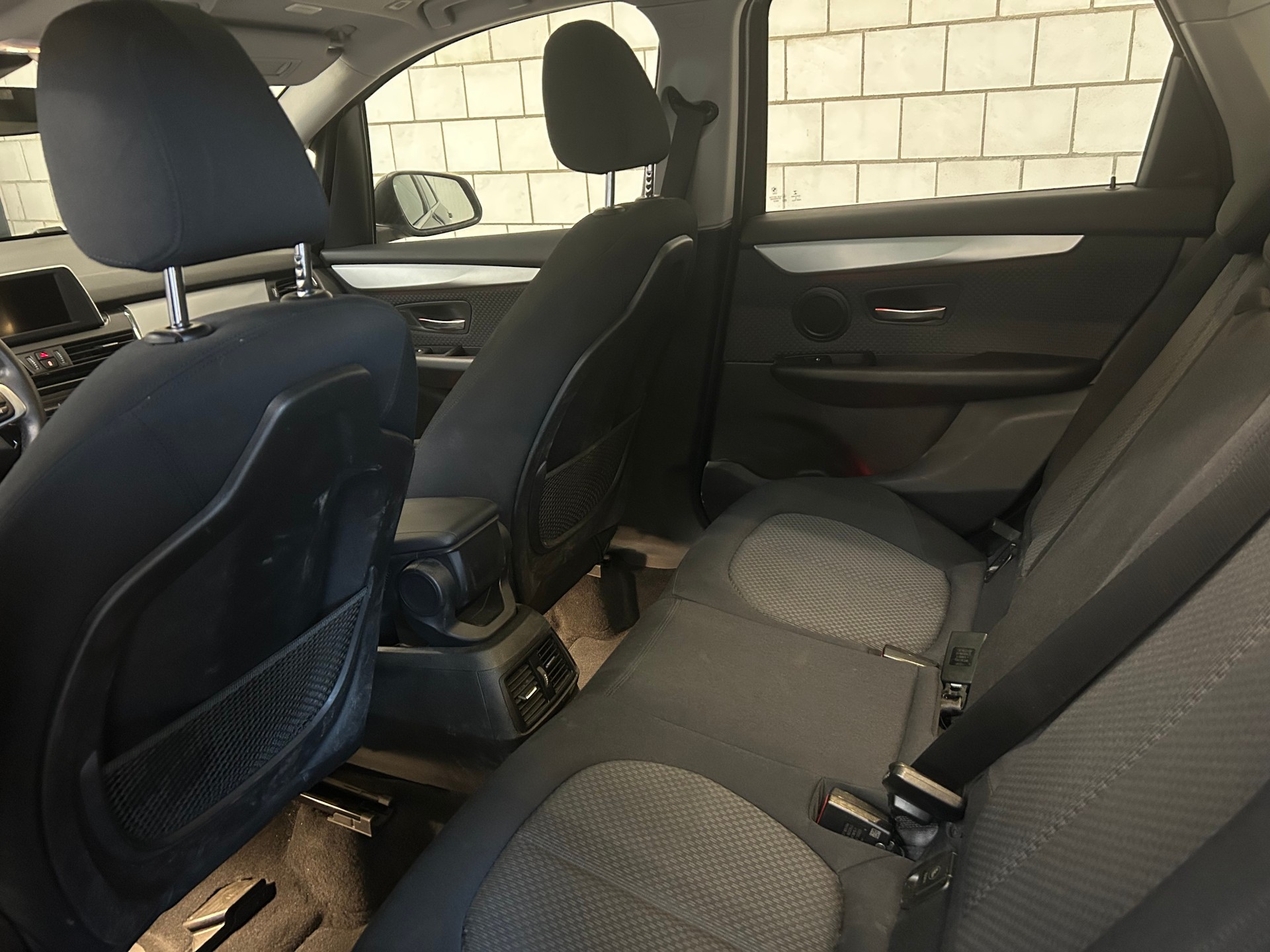 BMW 220i Active Tourer Steptronic-image-9