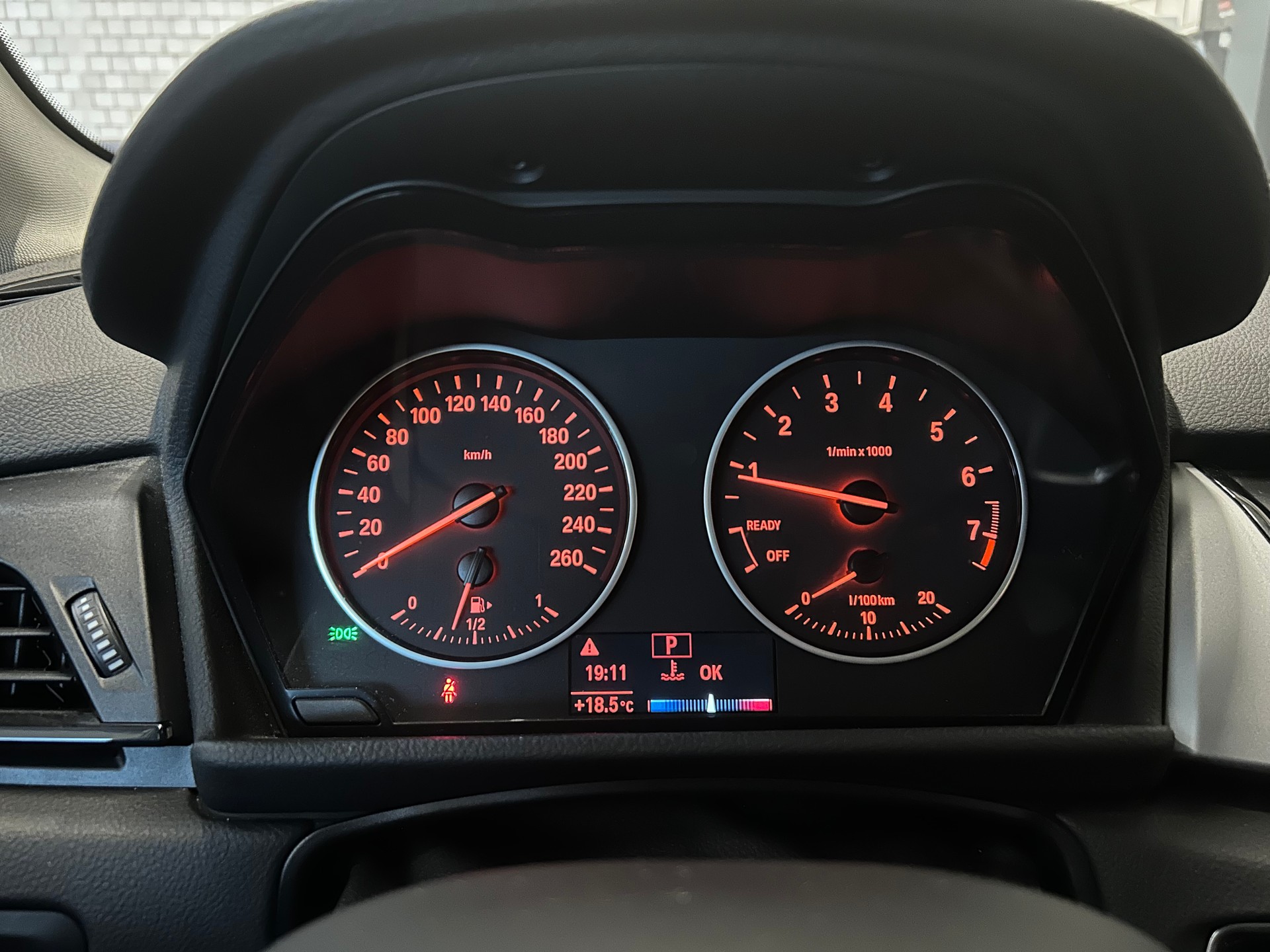 BMW 220i Active Tourer Steptronic-image-10