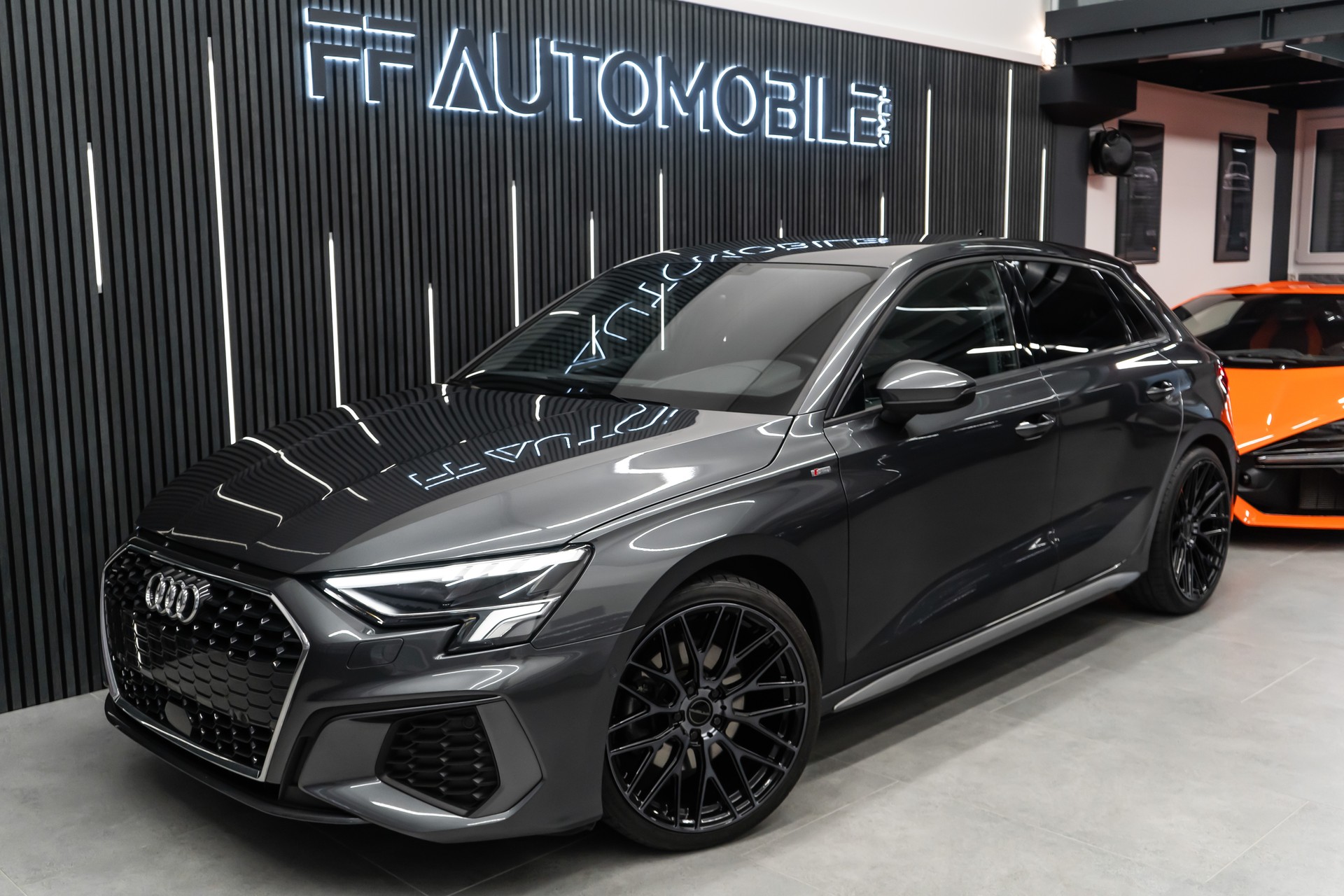 AUDI A3 Sportback 35 TDI S line S-tronic-image-1