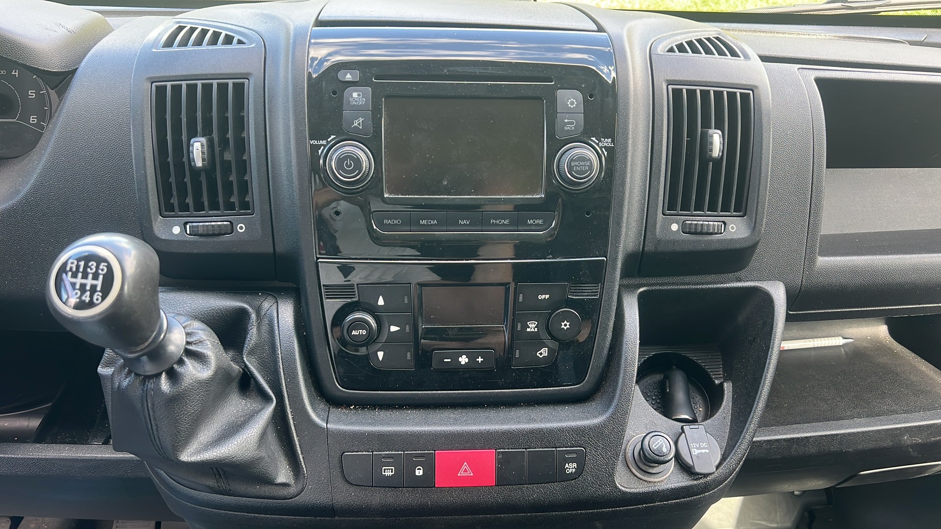 CITROEN Jumper 30 2.0 BlueHDi 110 Confort L2H1-image-4