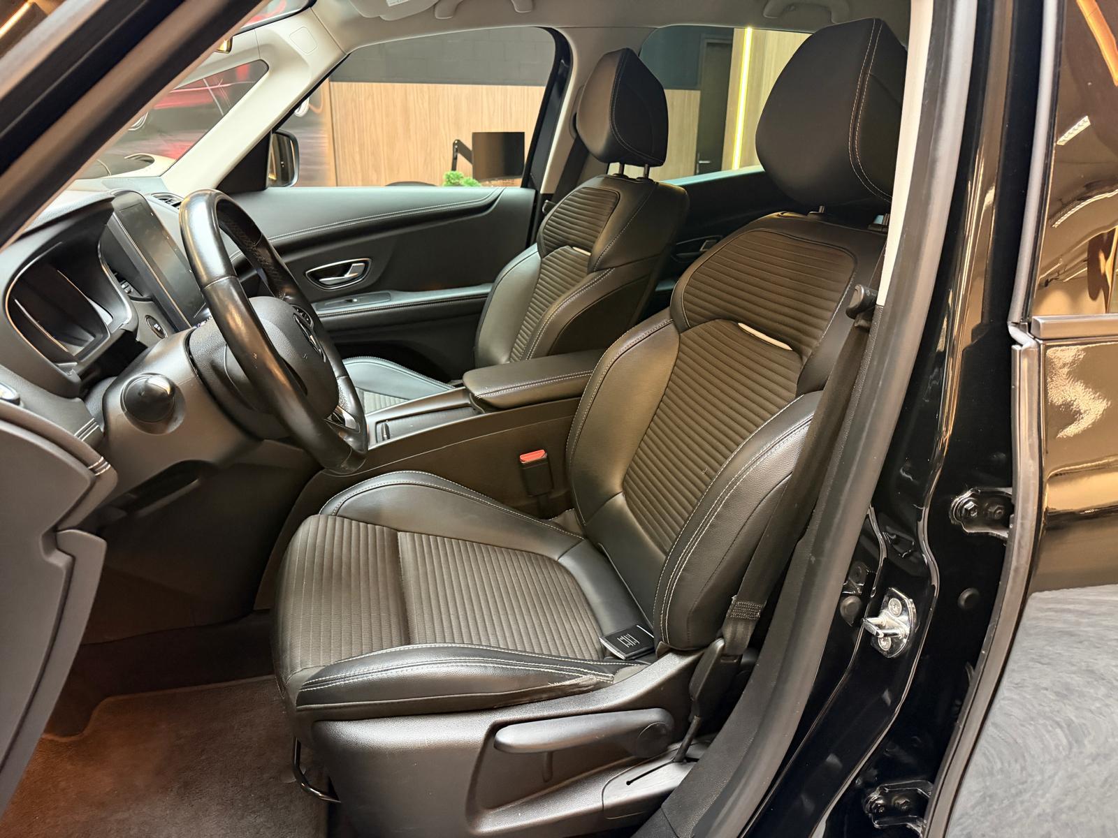 RENAULT Grand Scénic 1.8 Blue dCi Zen EDC-image-14